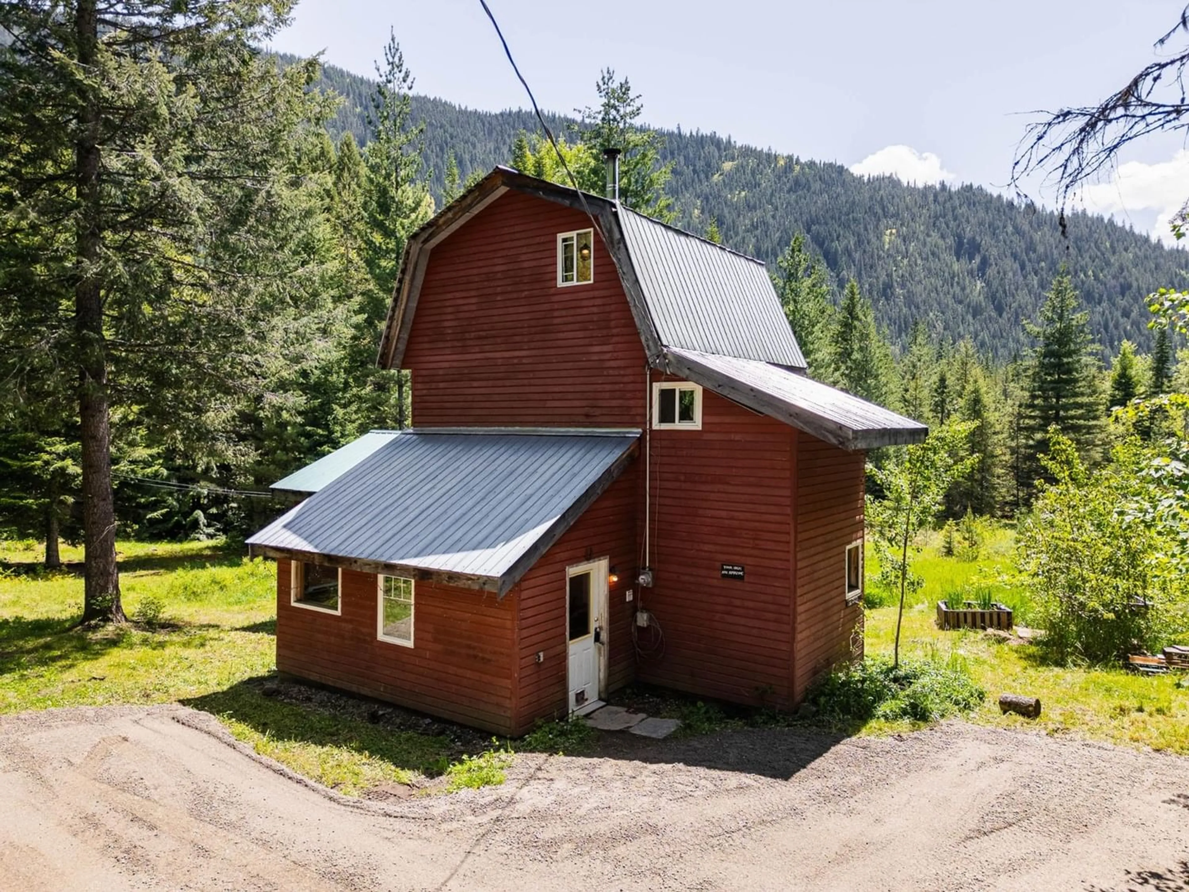 Cottage for 805 WILDHORSE CREEK ROAD, Ymir British Columbia V0G2K0