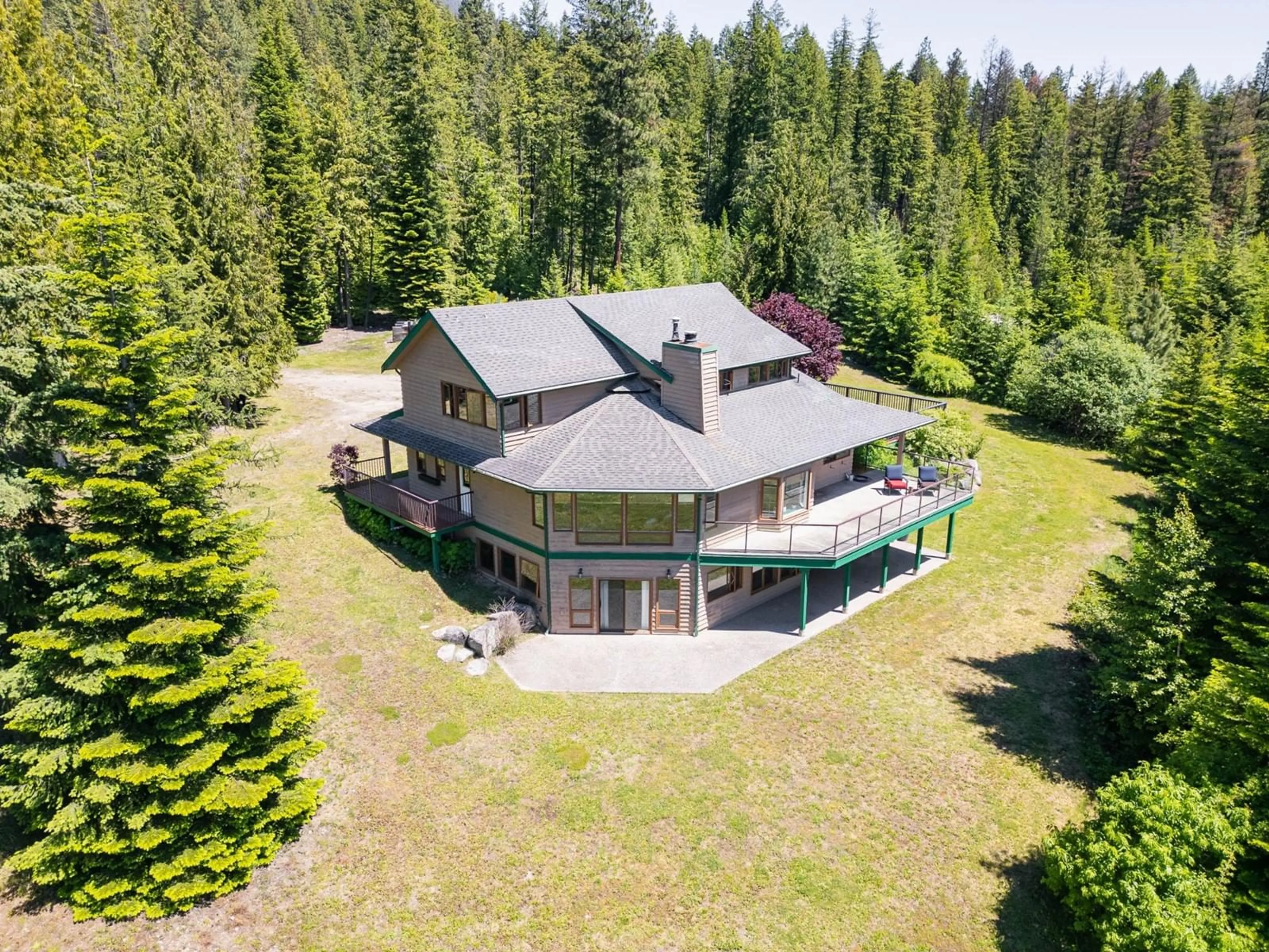 Frontside or backside of a home for 4625 CRESCENT VIEW DRIVE, Nelson British Columbia V1L6N3