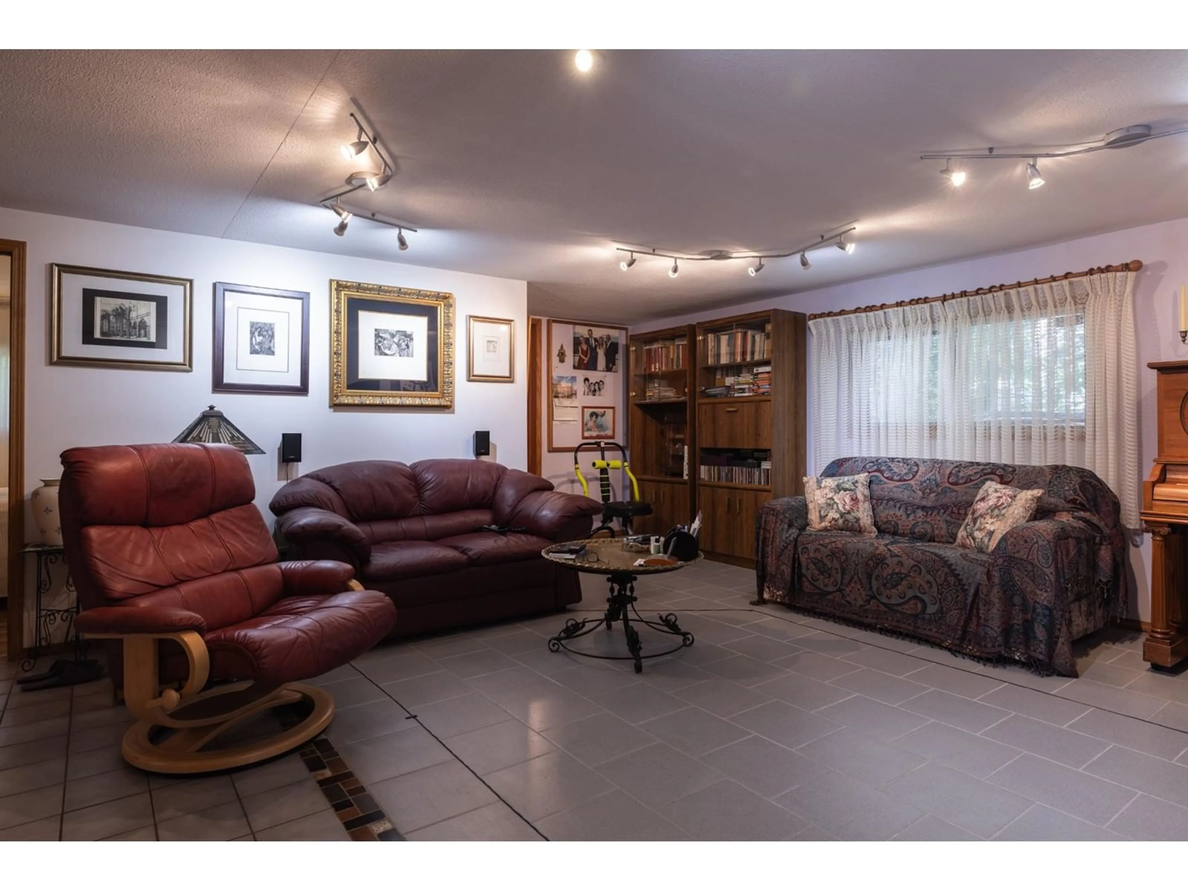 Living room for 642 4TH AVENUE, Fernie British Columbia V0B1M0