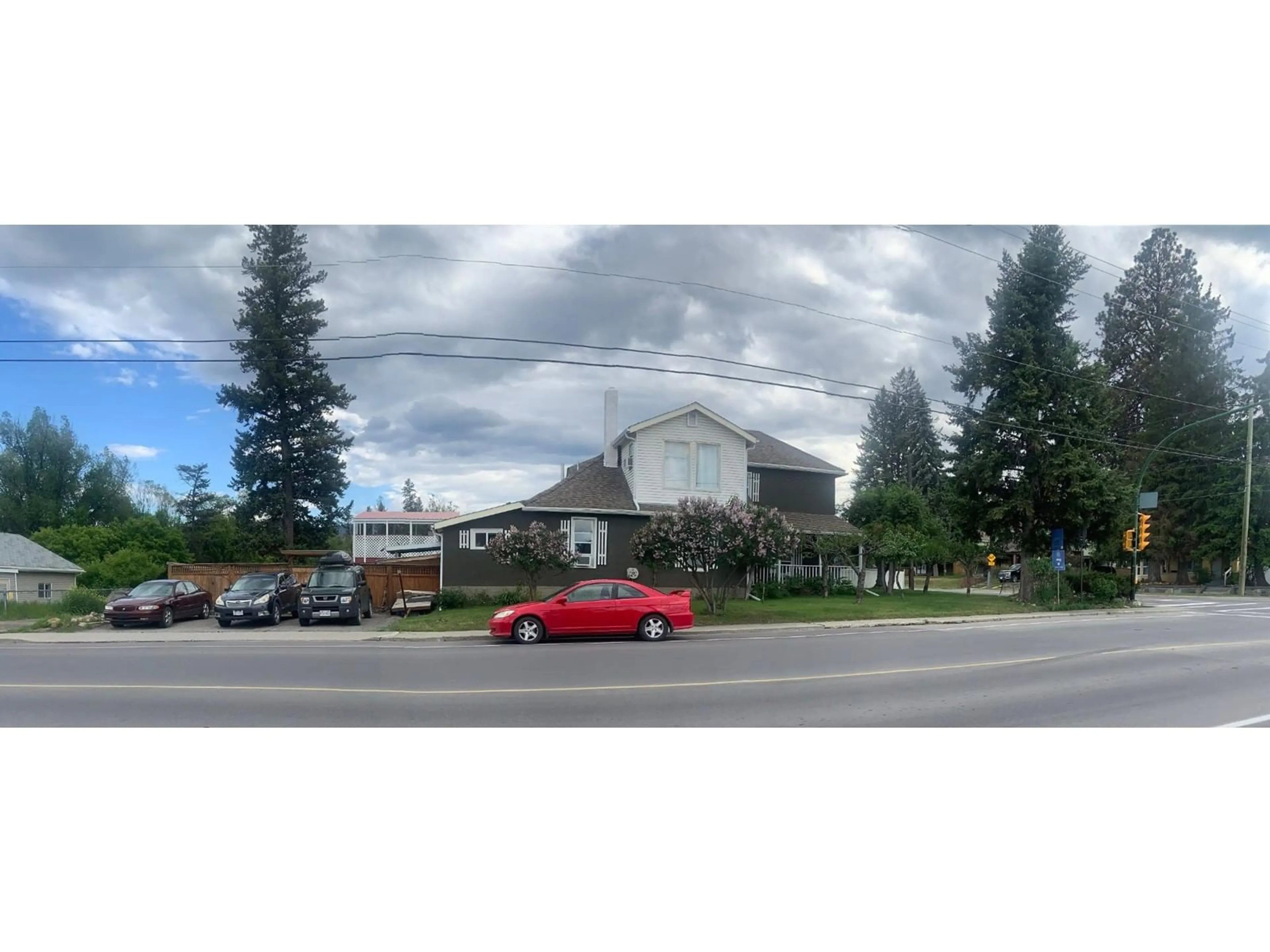 Frontside or backside of a home, the street view for 202 14TH  S Avenue, Cranbrook British Columbia V1C2X2