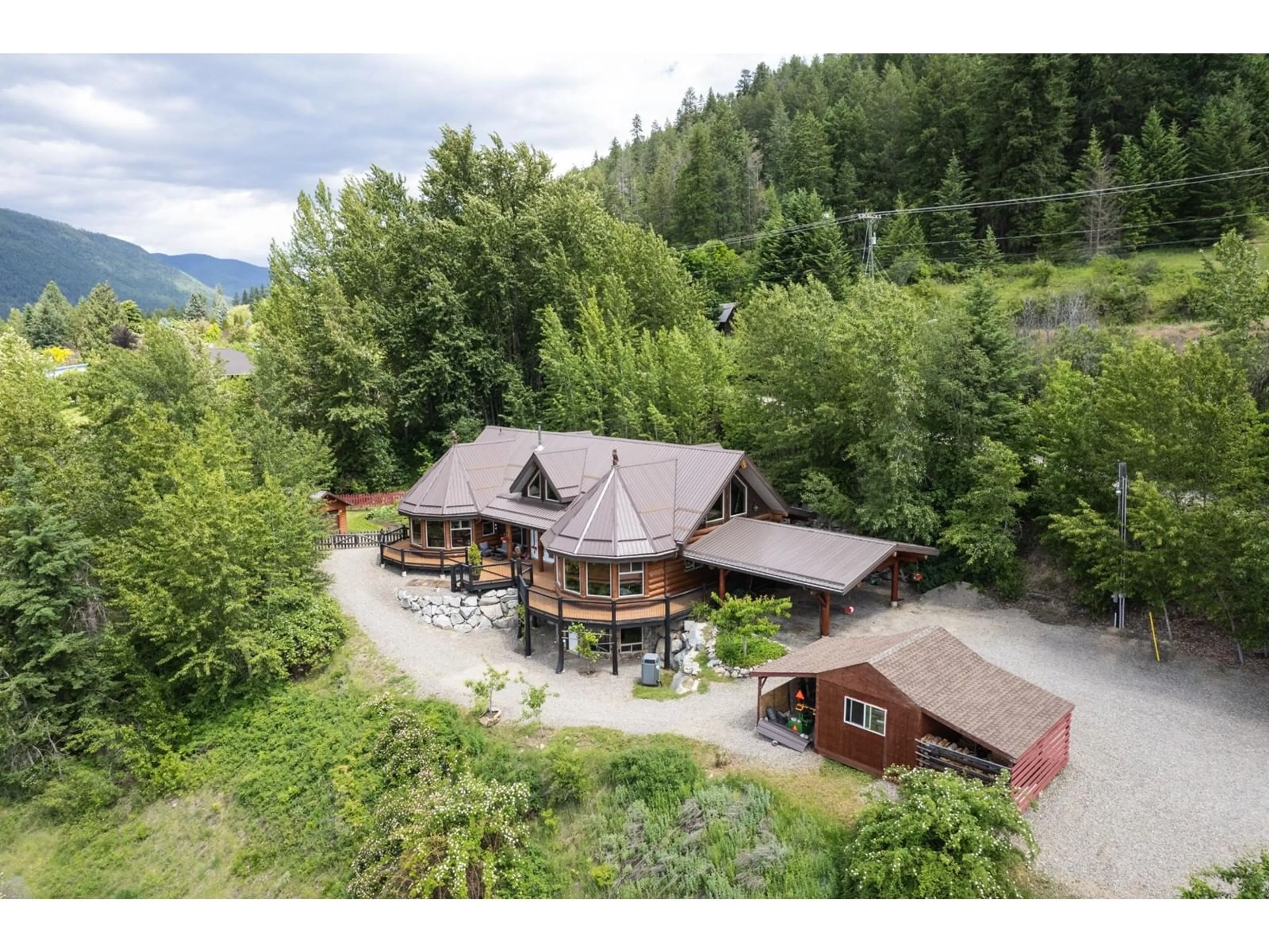 Cottage for 4285 HIGHWAY 3A, Wynndel British Columbia V0B2N1