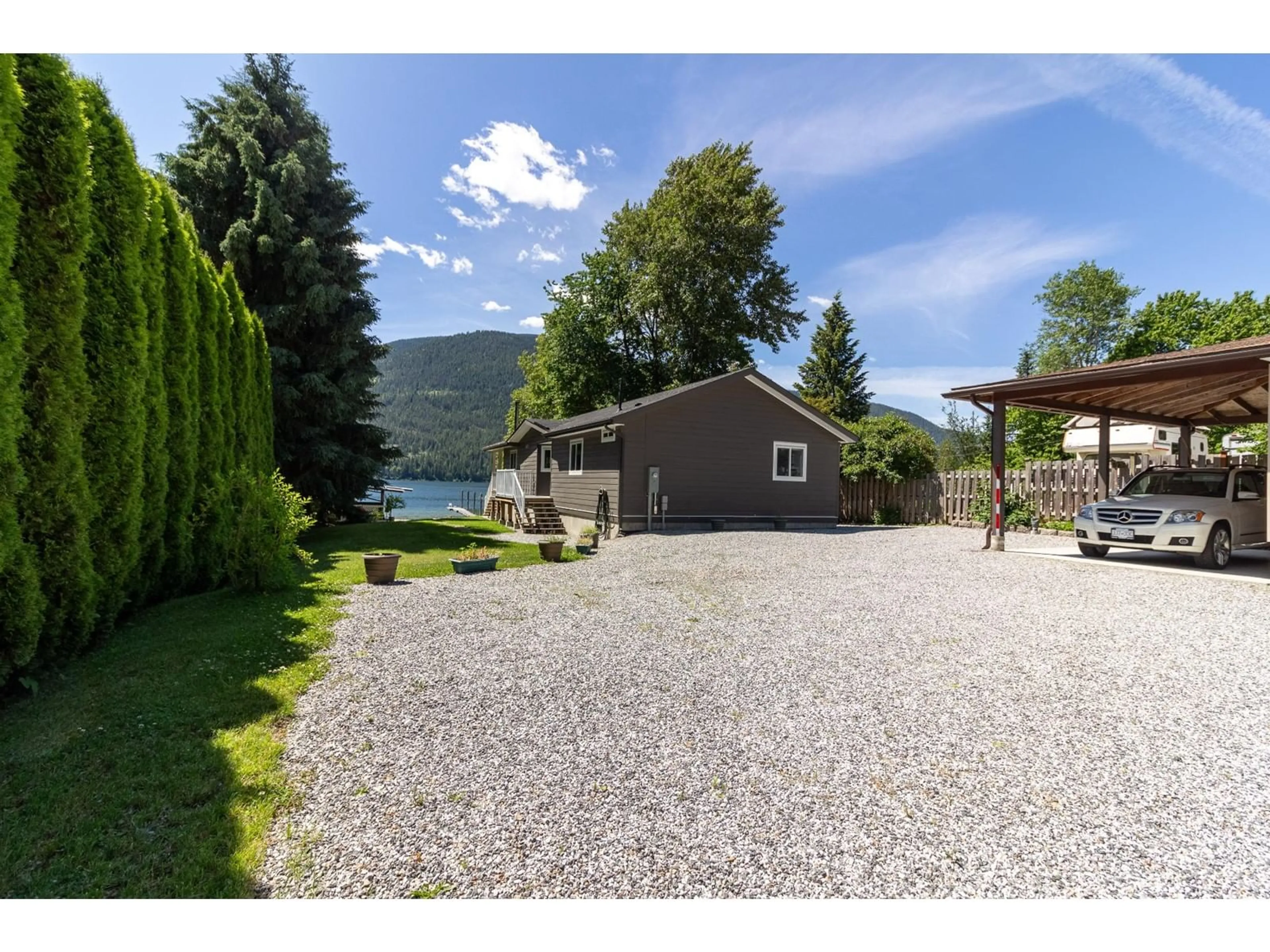 Cottage for 5810 HIGHWAY 3A, Nelson British Columbia V1L6N8