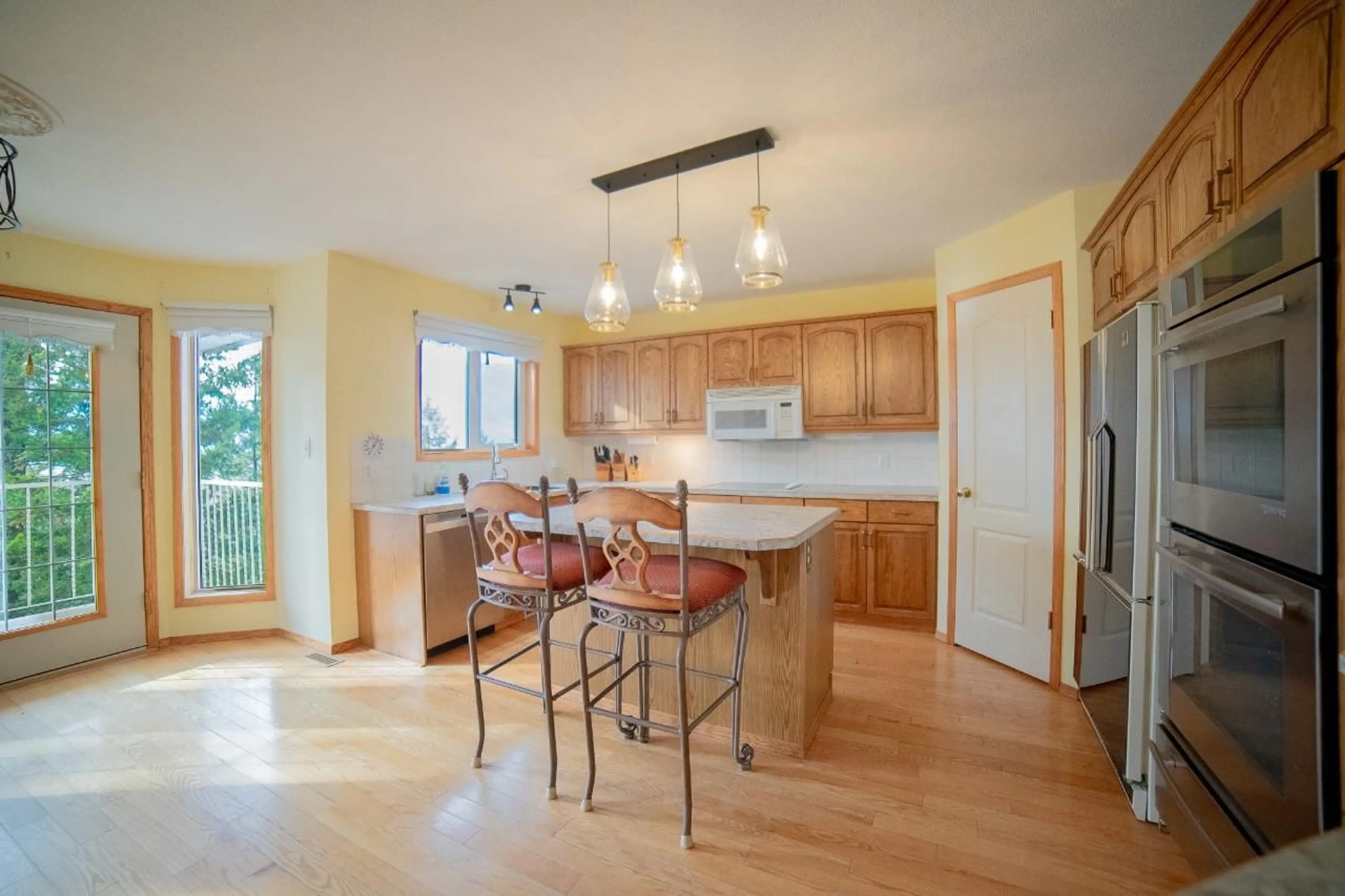 Open concept kitchen for 1205 FOX TREE Road, Creston British Columbia V0B1G2