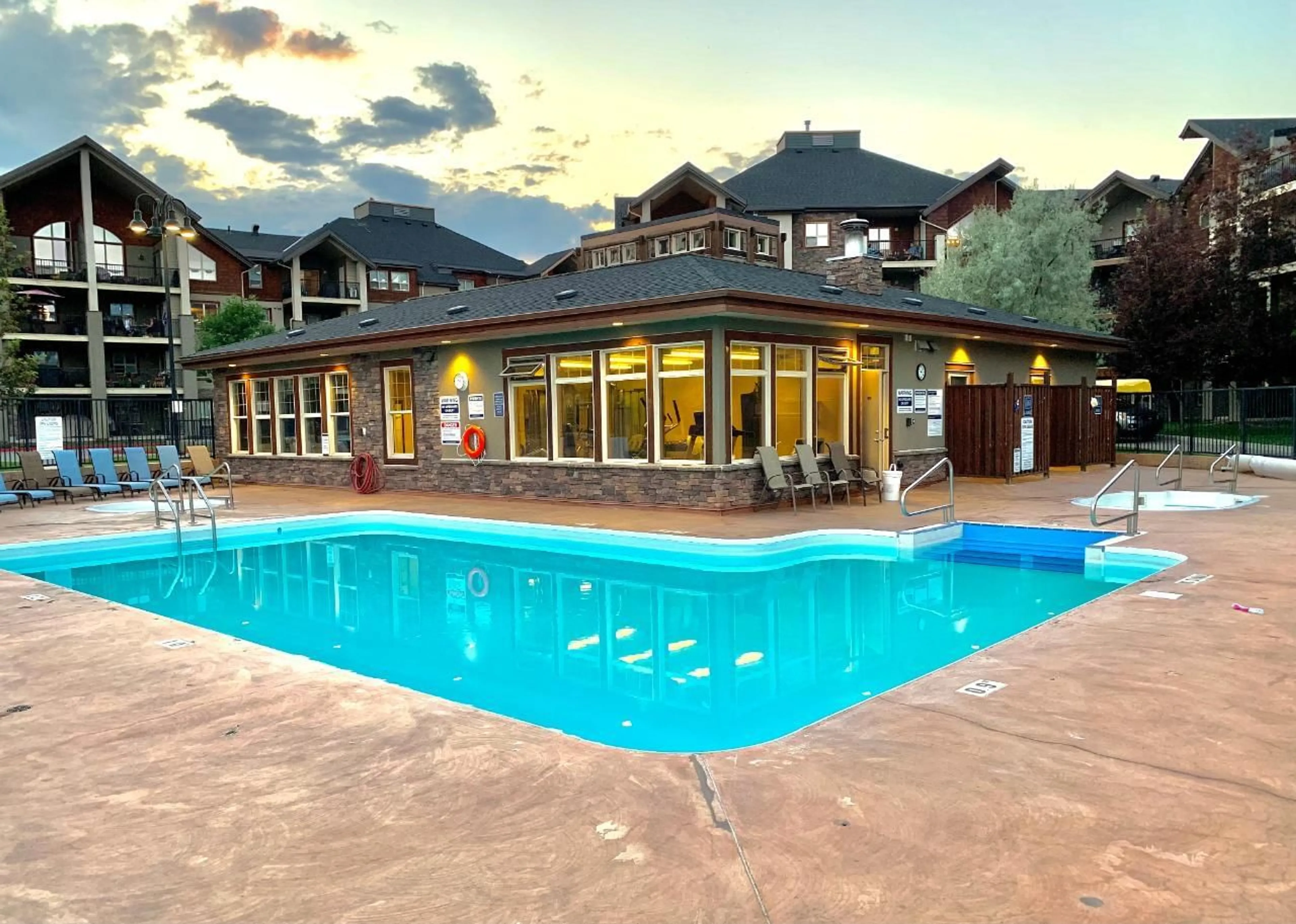 Indoor or outdoor pool for 3112 - 205 THIRD AVENUE, Invermere British Columbia V0A1K7