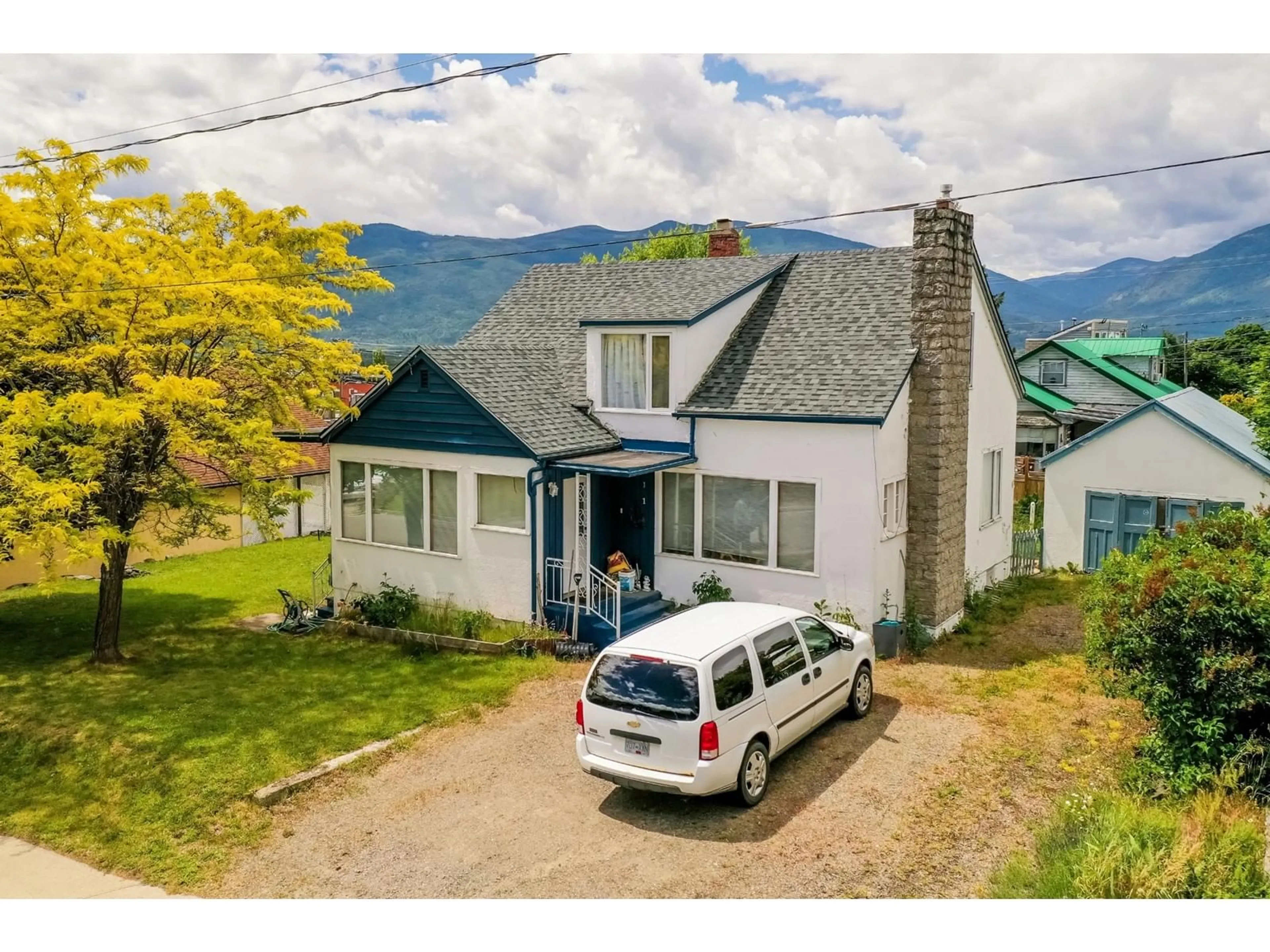 Frontside or backside of a home for 131 14TH AVENUE N, Creston British Columbia V0B1G0