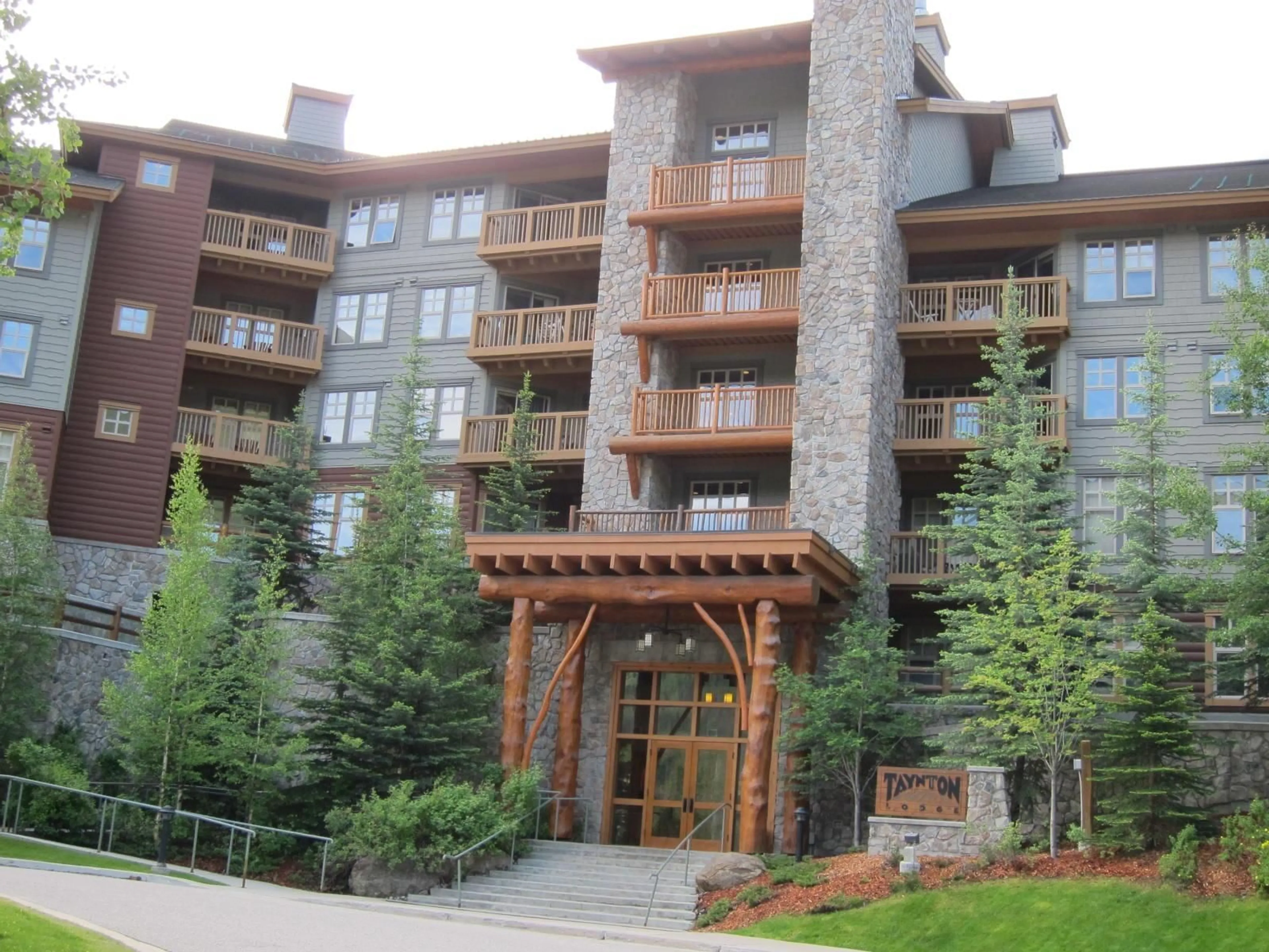 A pic from exterior of the house or condo, the front or back of building for 2090 SUMMIT Drive Unit# 151, Panorama British Columbia V0A1T0