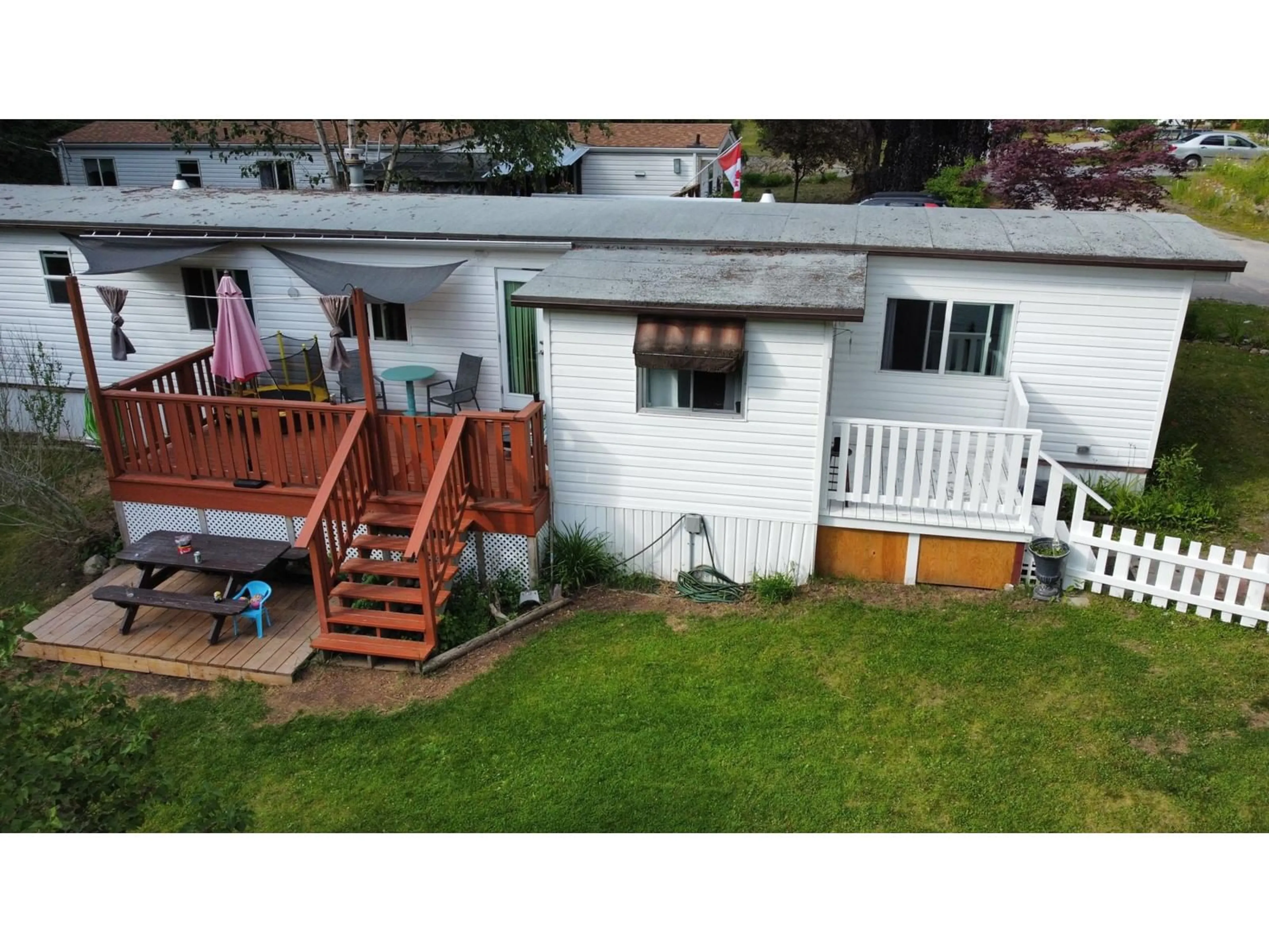 Frontside or backside of a home for 15 - 3969 BROADWATER RD, Robson British Columbia V1N4V5