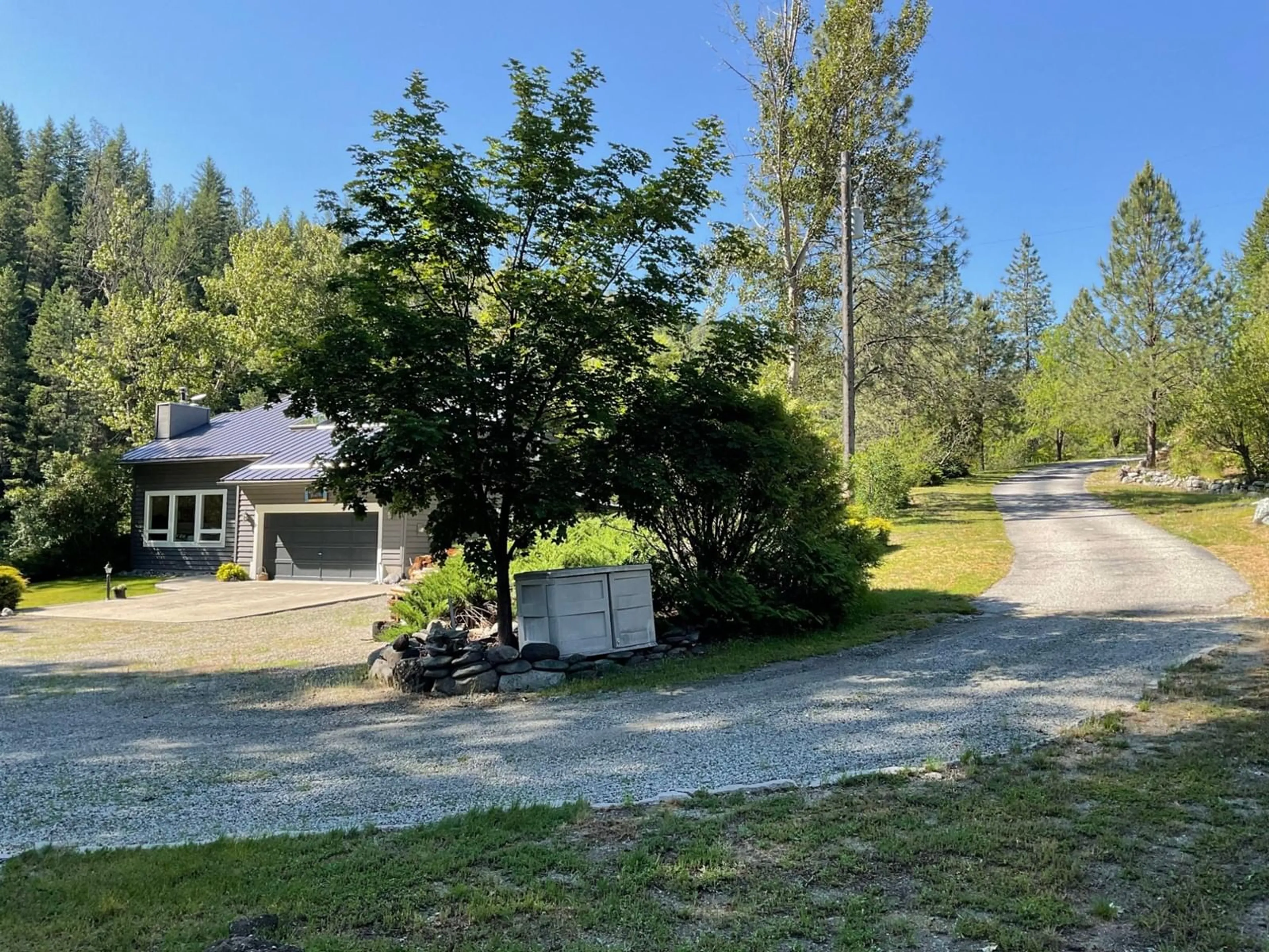 Frontside or backside of a home, cottage for 1920 3 Highway, Midway British Columbia V0H1M0