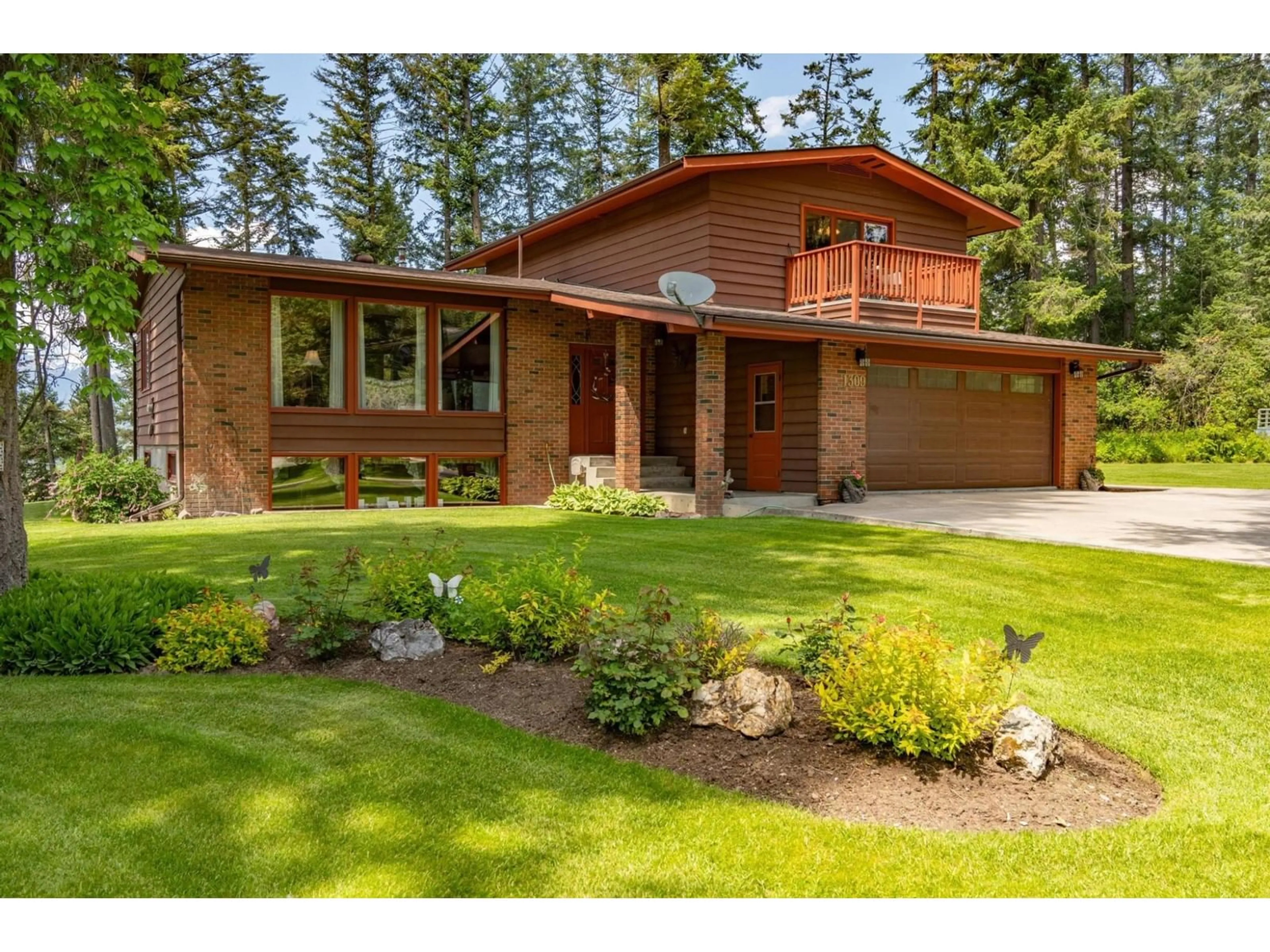 Frontside or backside of a home, cottage for 1309 SELKIRK Drive, Golden British Columbia V0A1H6