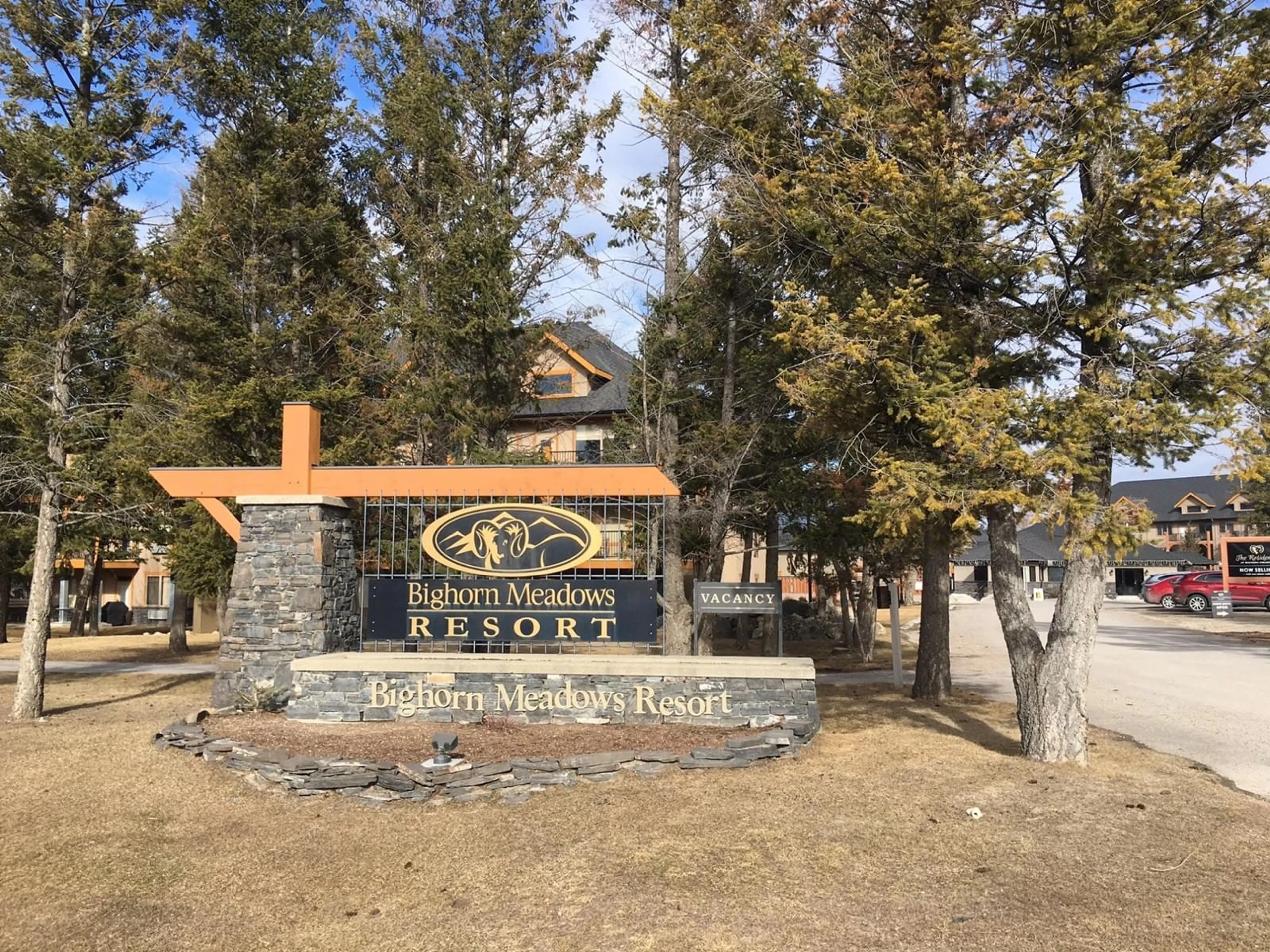 A pic from exterior of the house or condo, the street view for 900 BIGHORN Boulevard Unit# 919, Radium Hot Springs British Columbia V0A1M0