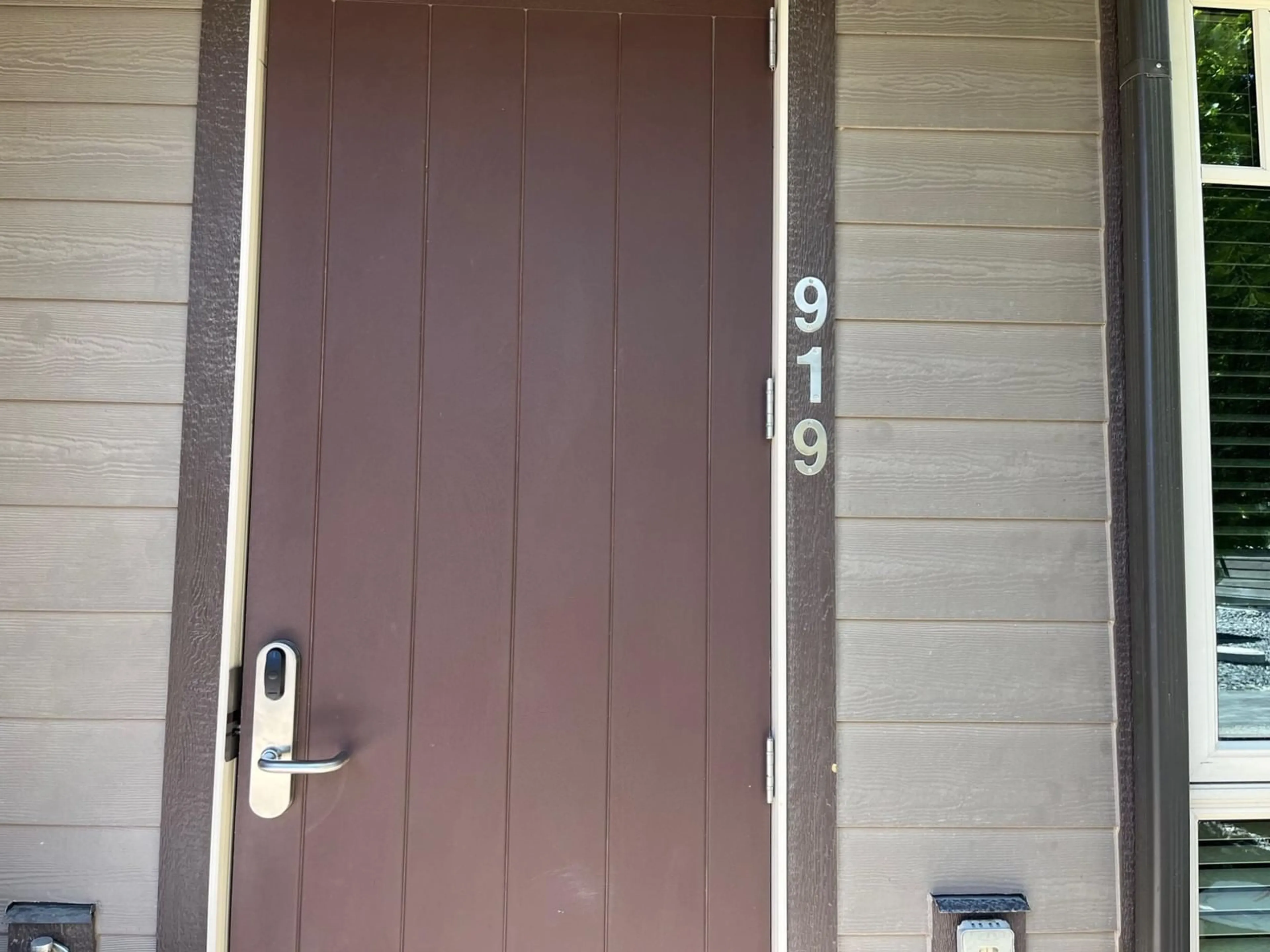 Indoor entryway, not visible floor for 900 BIGHORN Boulevard Unit# 919, Radium Hot Springs British Columbia V0A1M0