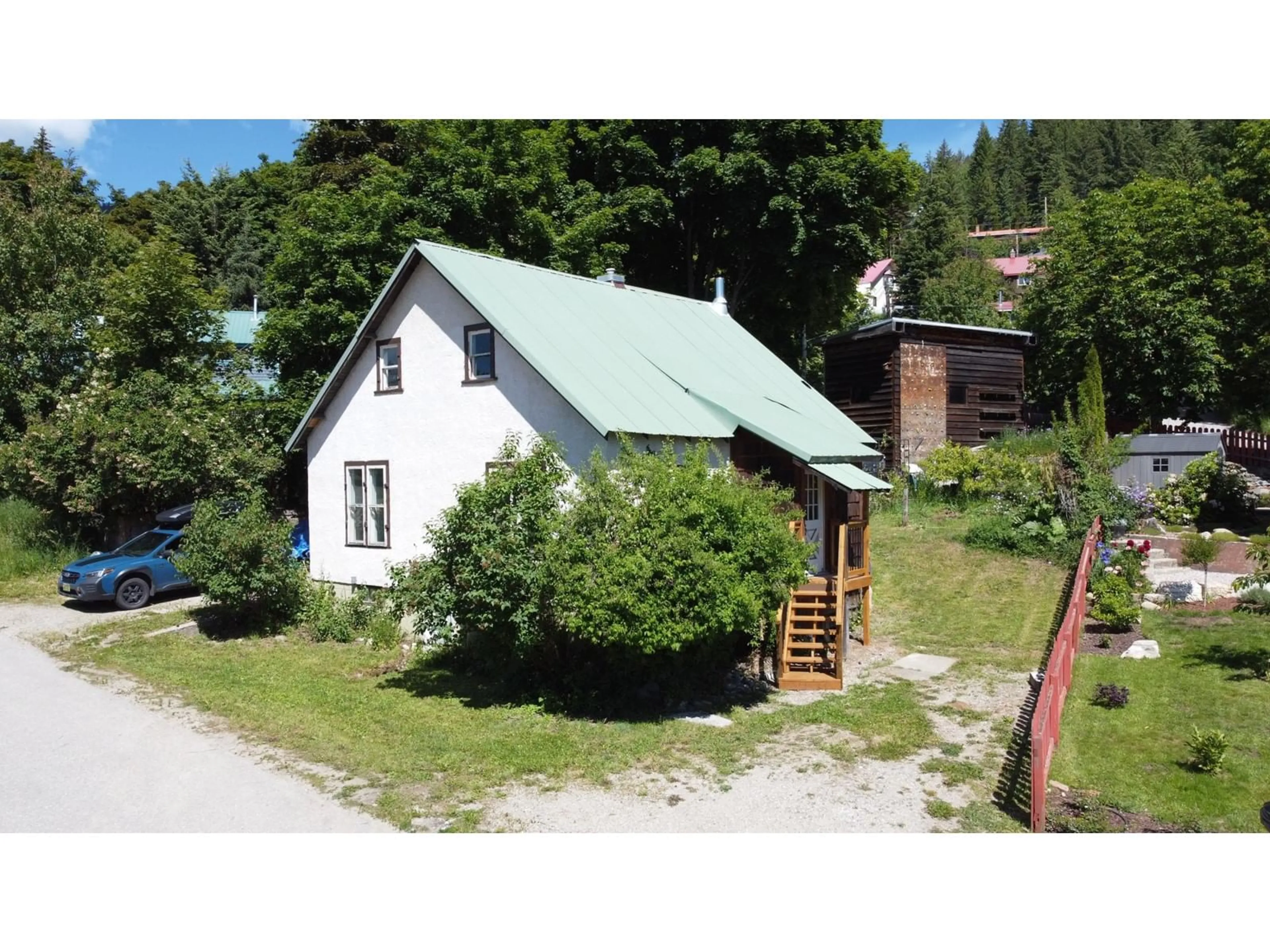 Frontside or backside of a home, cottage for 2062 SIXTH Avenue, Rossland British Columbia V0G1Y0