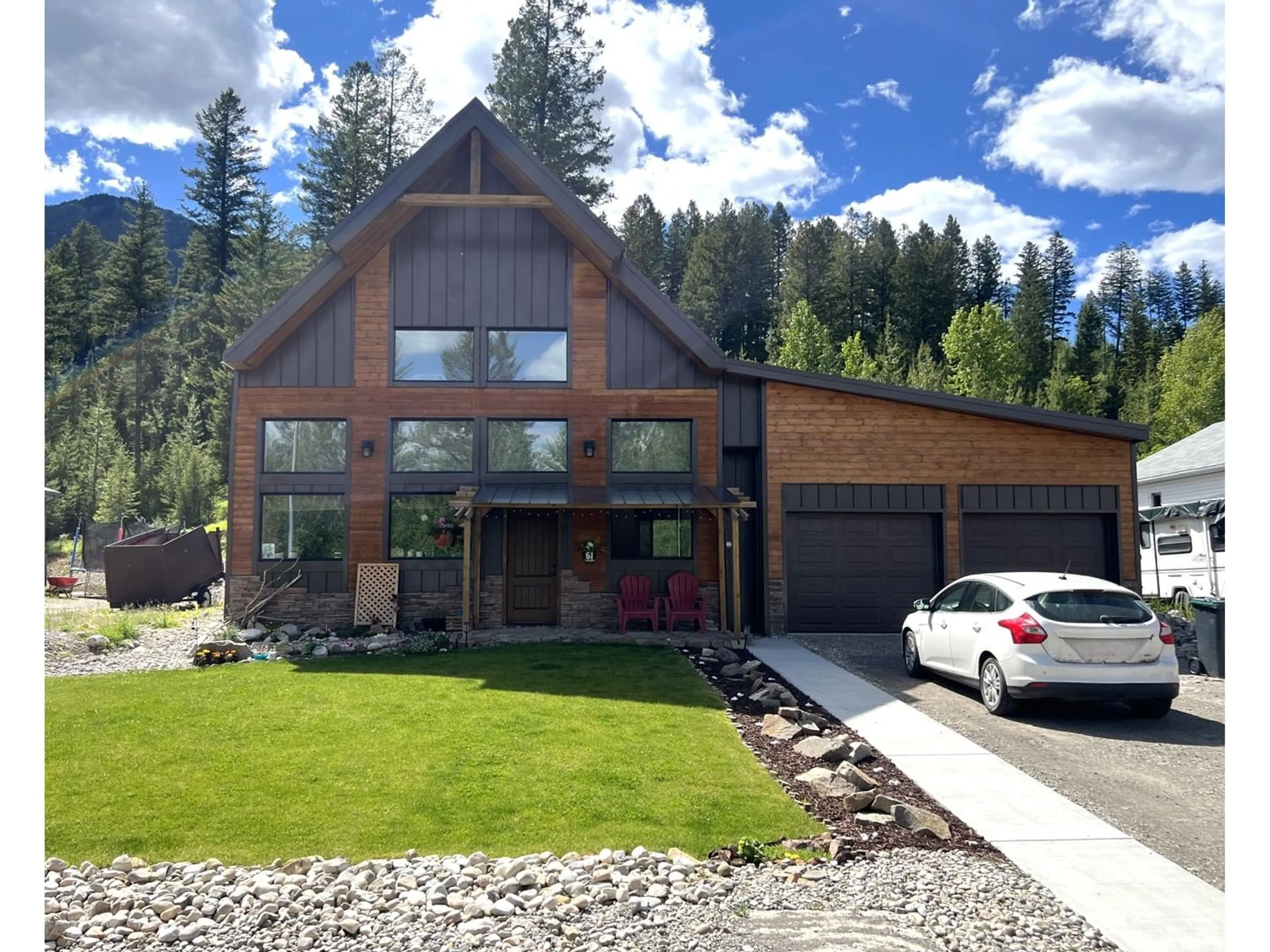 Frontside or backside of a home for 61 DEERBORNE DRIVE, Elkford British Columbia V0B1H0