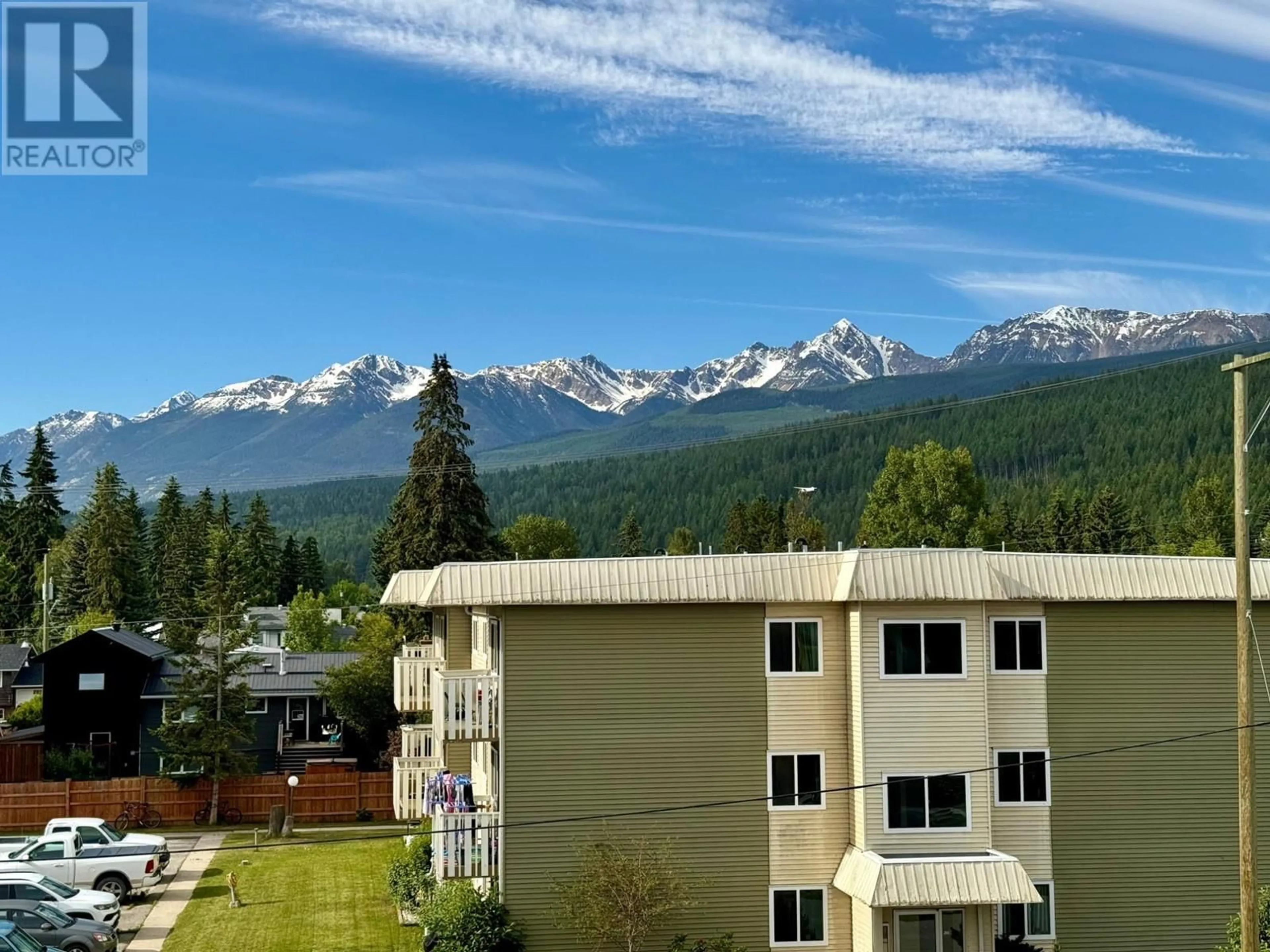 A pic from outside/outdoor area/front of a property/back of a property/a pic from drone, mountain view for 2304 - 410 5TH AVENUE, Golden British Columbia V0A1H0