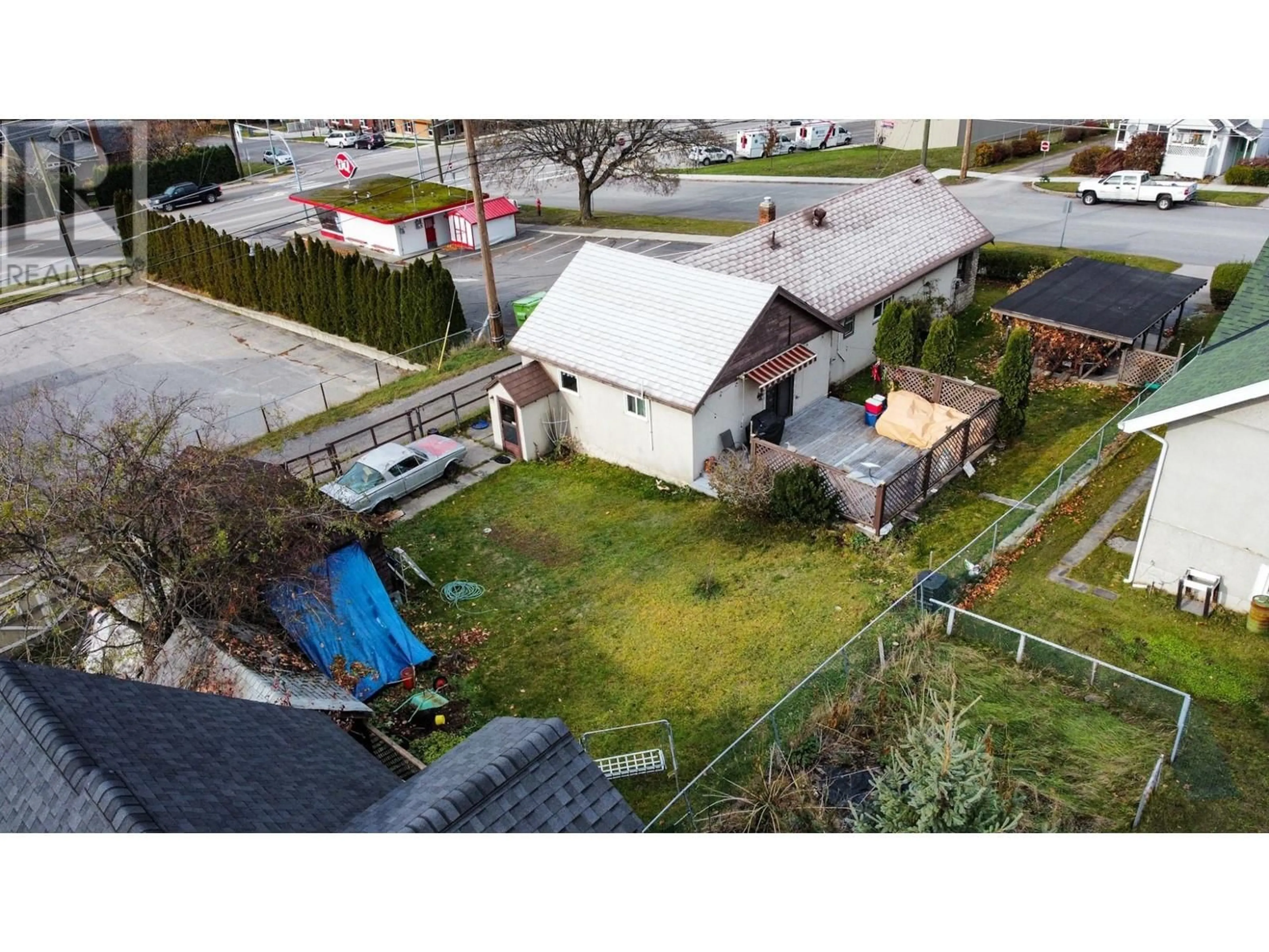 A pic from outside/outdoor area/front of a property/back of a property/a pic from drone, street for 510 KOKANEE AVENUE, Nelson British Columbia V1L3P1