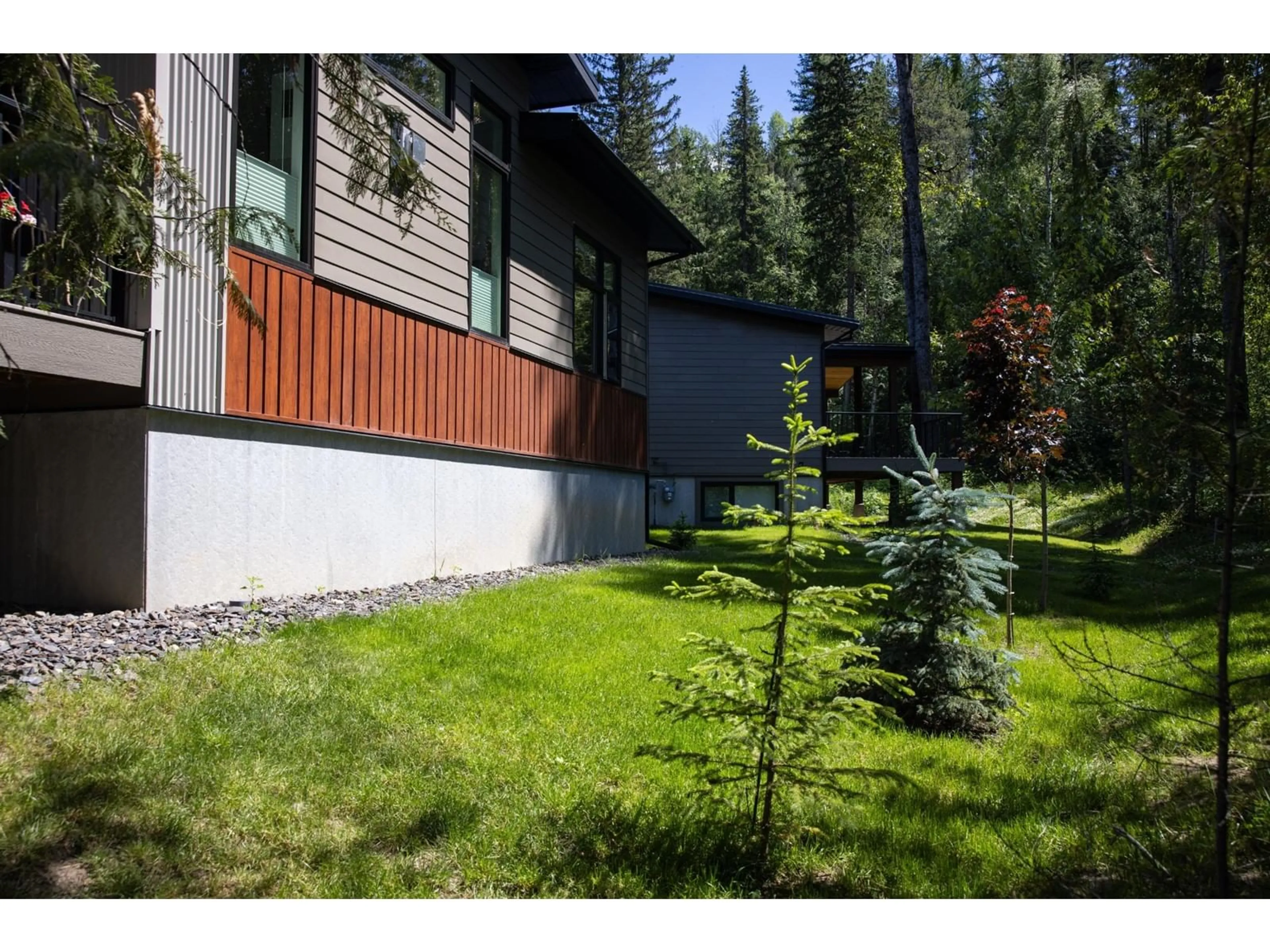 A pic from exterior of the house or condo for 14 B MORRISSEY COURT, Fernie British Columbia V0B1M4