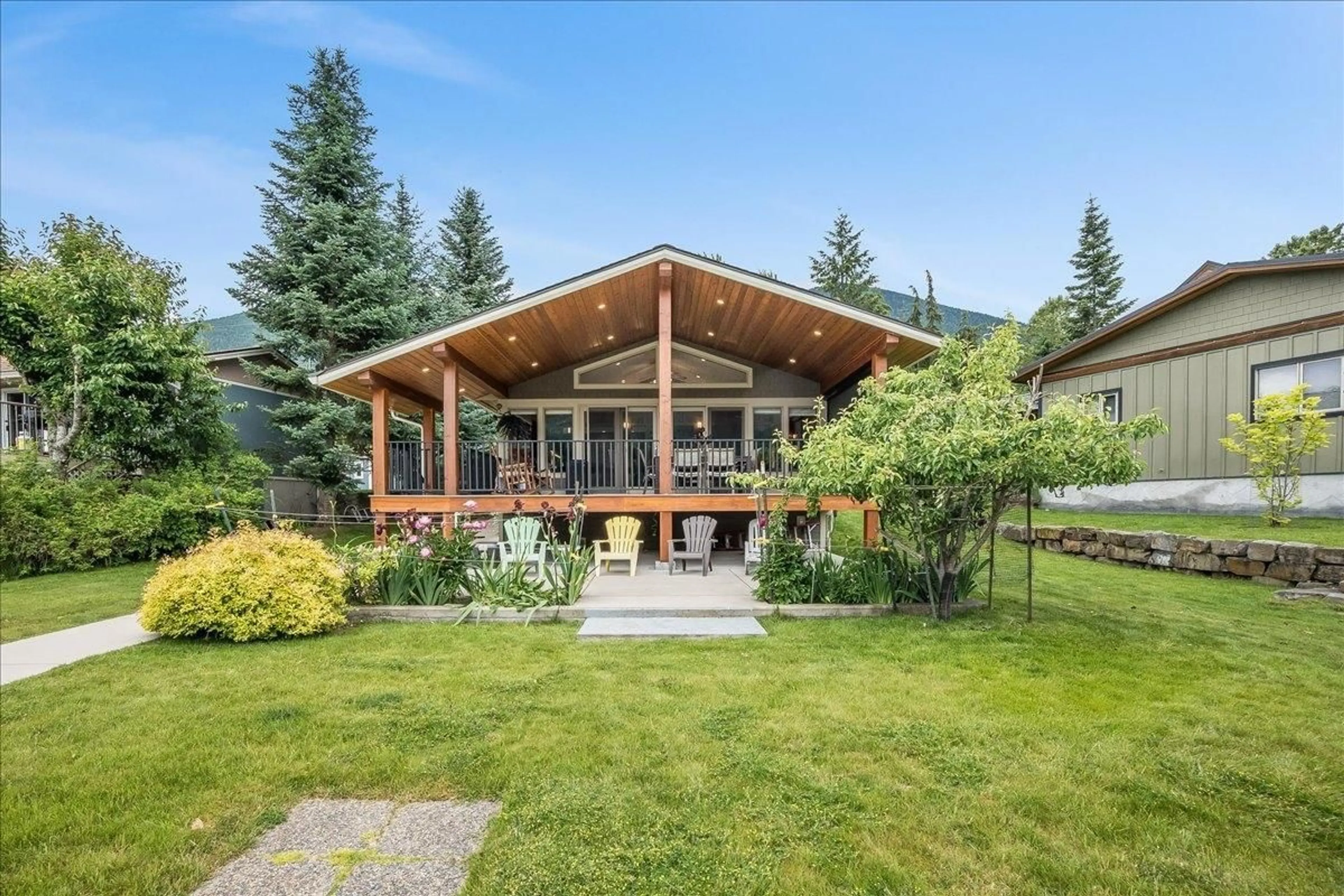 Frontside or backside of a home, cottage for 7725 MAWDSLEY Lane, Procter British Columbia V1L0B6