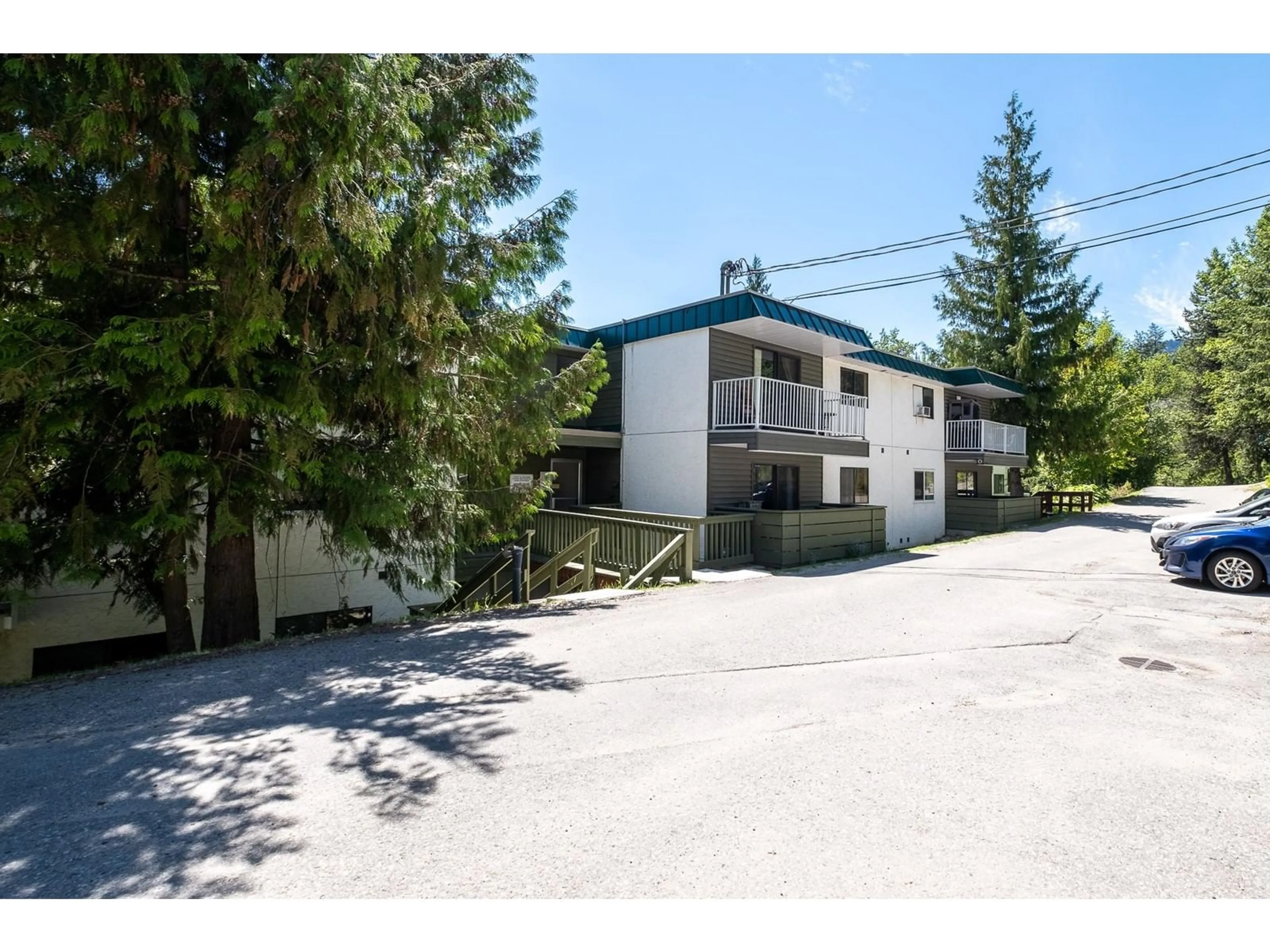 A pic from exterior of the house or condo for 404 - 1611 NICKLEPLATE ROAD, Rossland British Columbia V0G1Y0