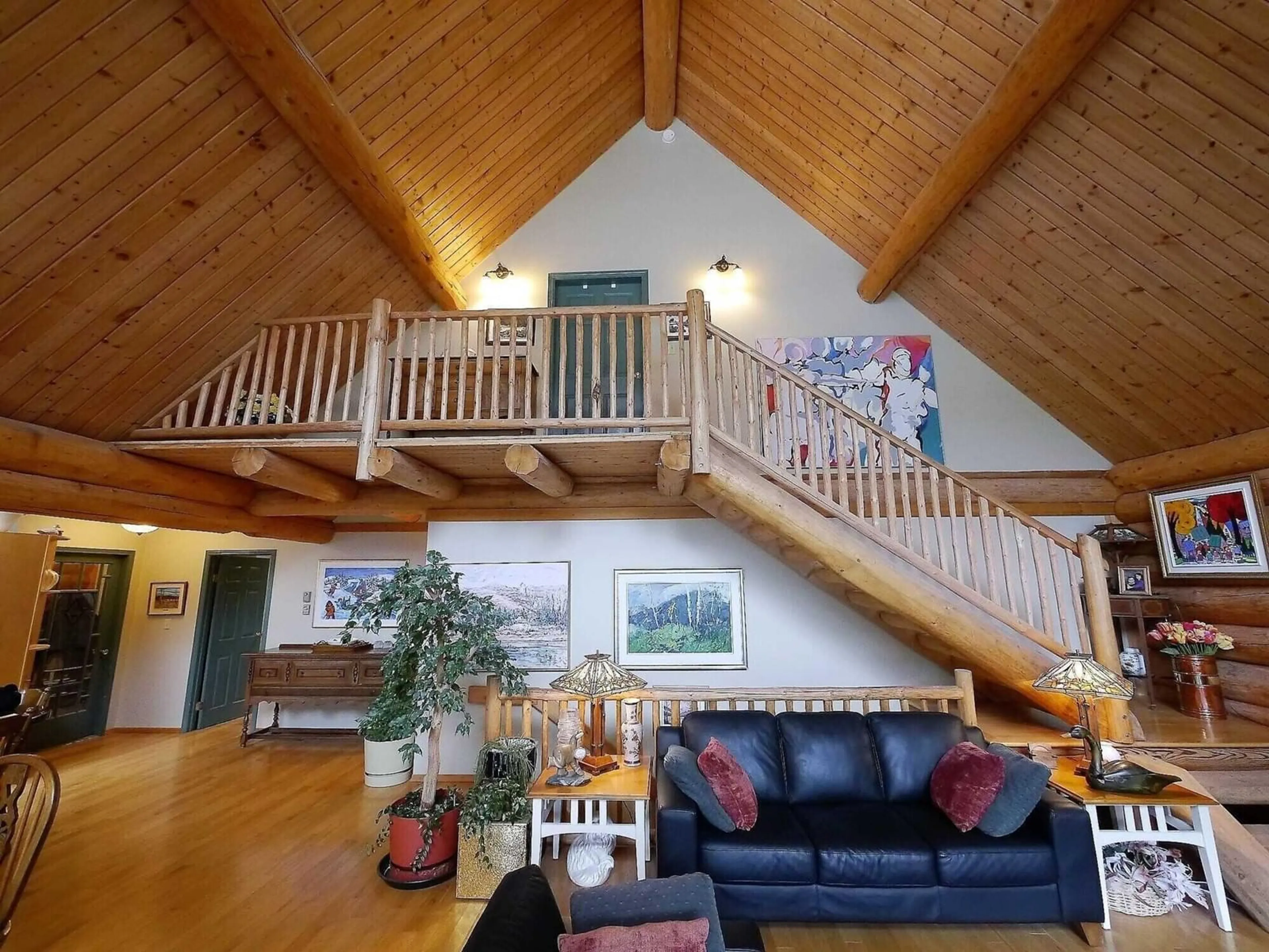 Indoor foyer for 7459 MAURIELLO ROAD, Nelson British Columbia V1L6R5