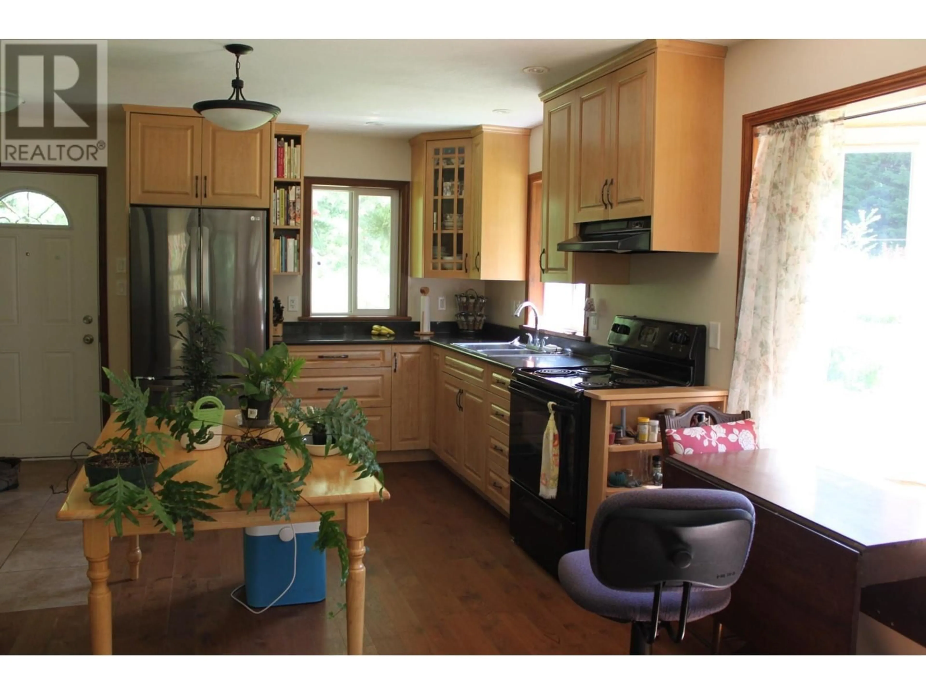Standard kitchen, wood/laminate floor for 4515 6 HIGHWAY, Hills British Columbia V0G1S1