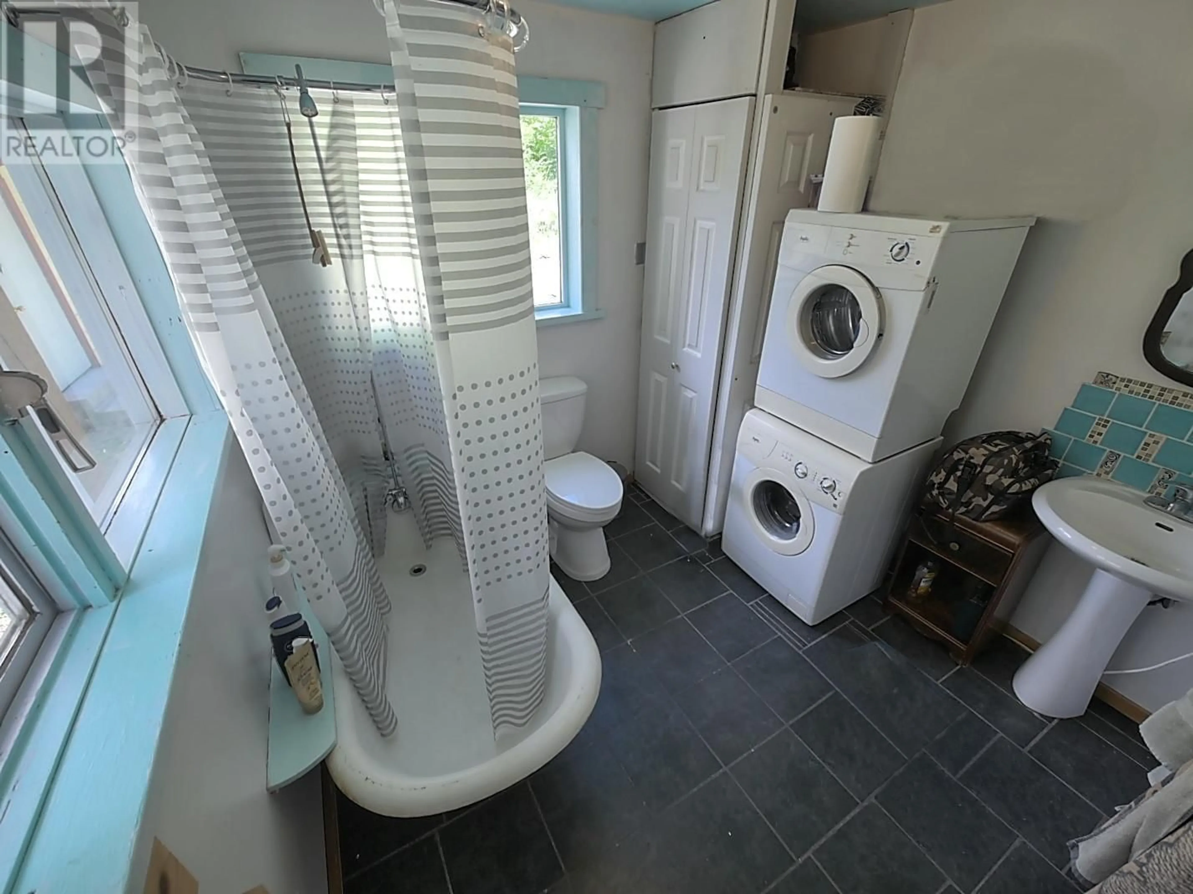 Standard bathroom, ceramic/tile floor for 603 ARLINGTON AVENUE, Slocan British Columbia V0G2C0