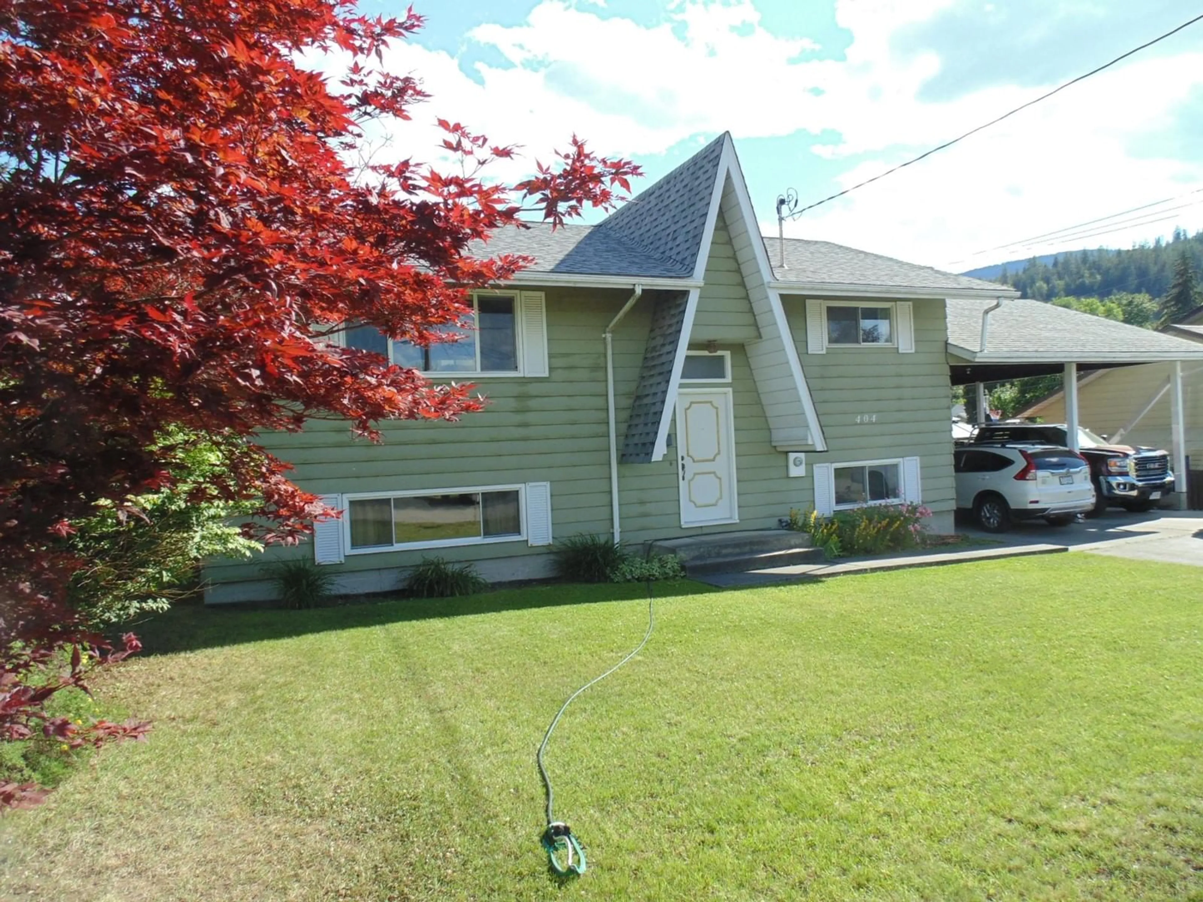 Frontside or backside of a home for 404 27TH STREET, Castlegar British Columbia V1N3V3