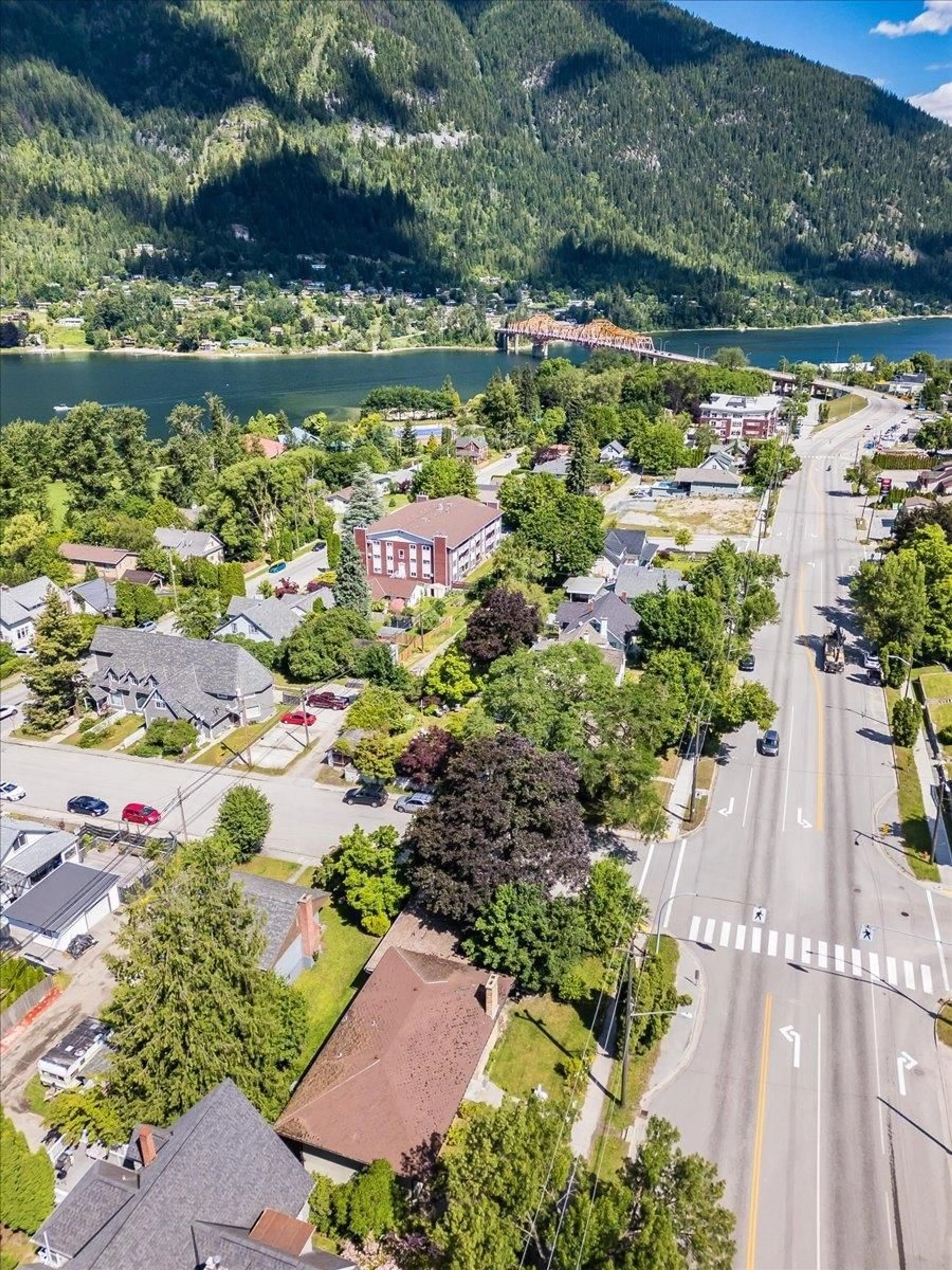 Lakeview for 521 NELSON AVENUE, Nelson British Columbia V1L2N2