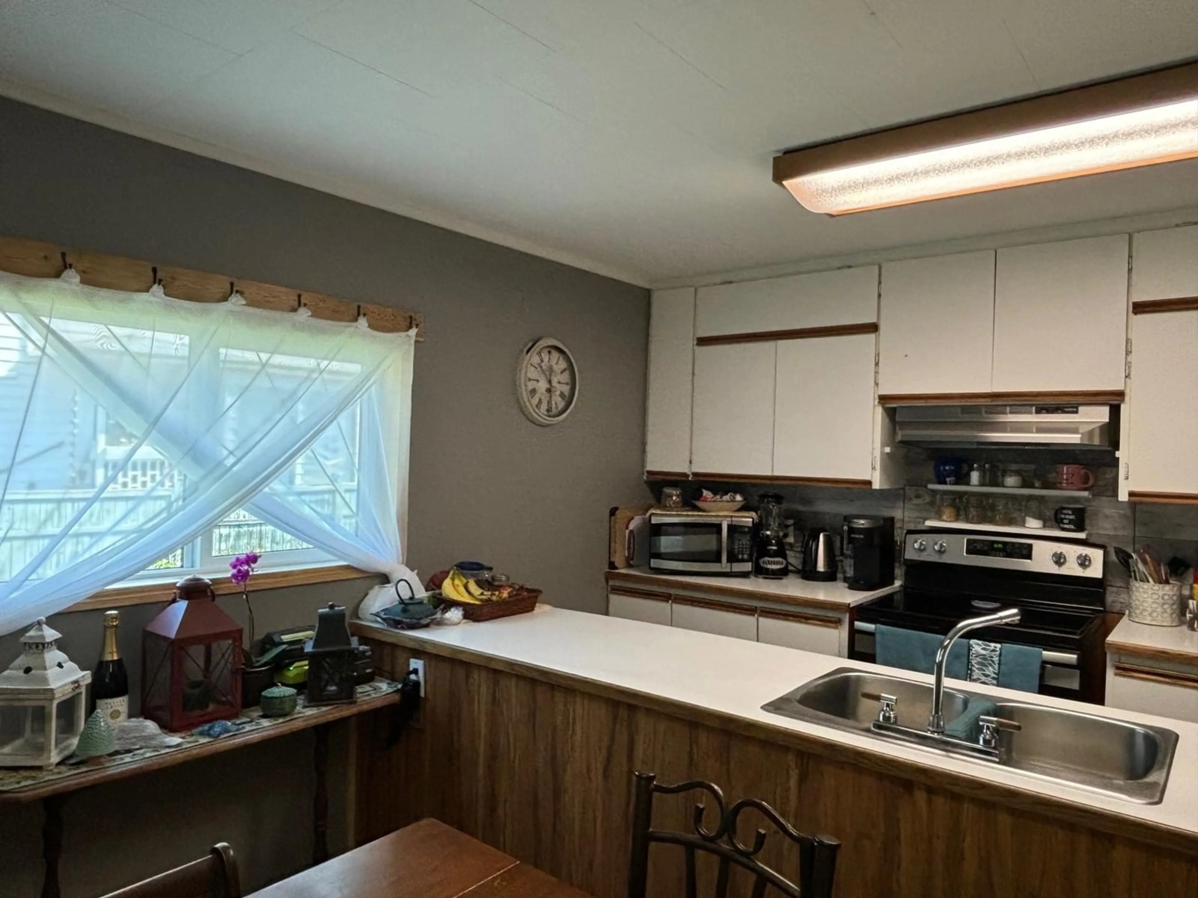 Standard kitchen, wood floors, cottage for 333 KIMBERLEY  N Avenue, Greenwood British Columbia V0H1J0