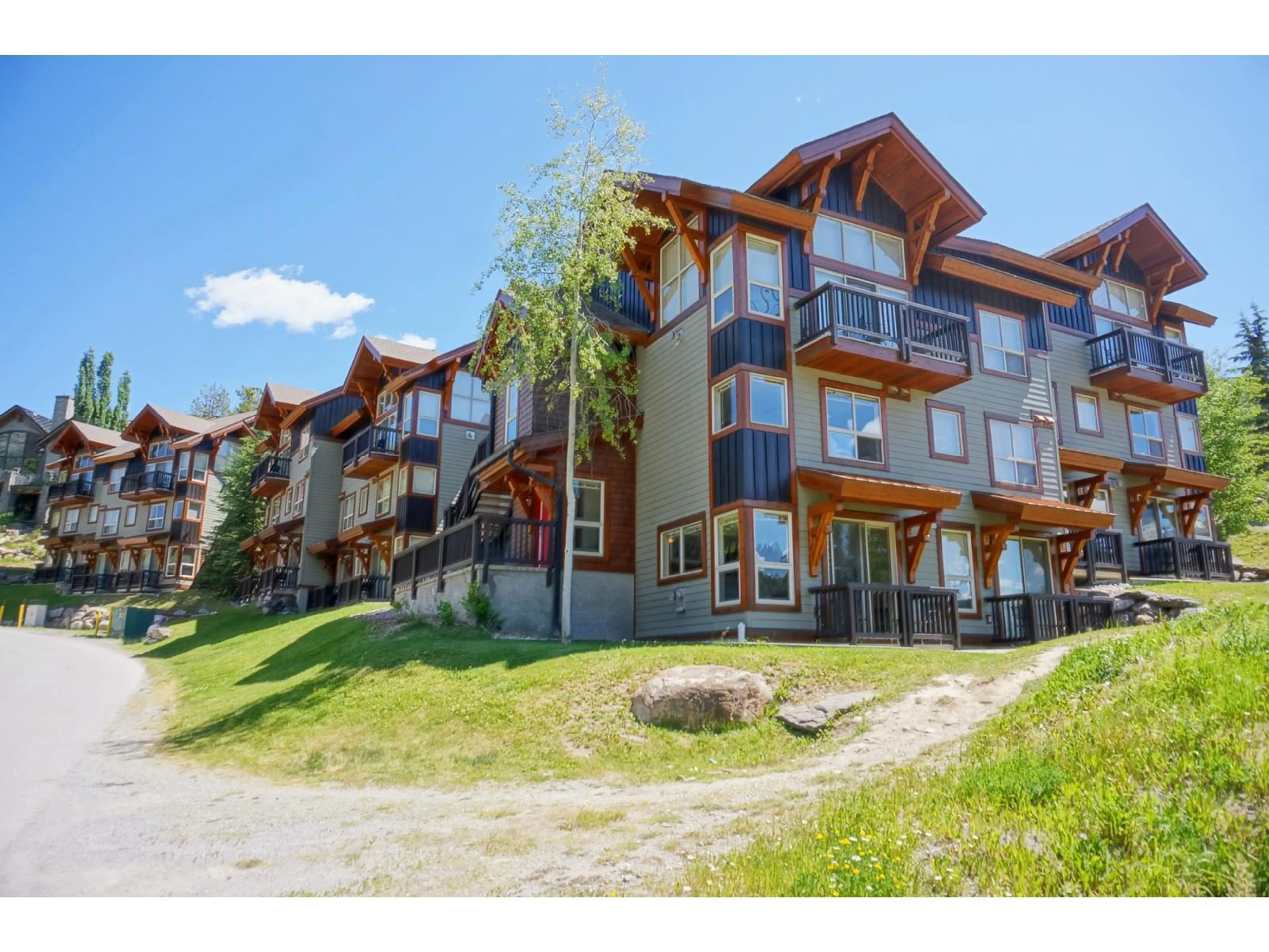 A pic from exterior of the house or condo, mountain for 2049 SUMMIT Drive Unit# 314B, Panorama British Columbia V0A1T0