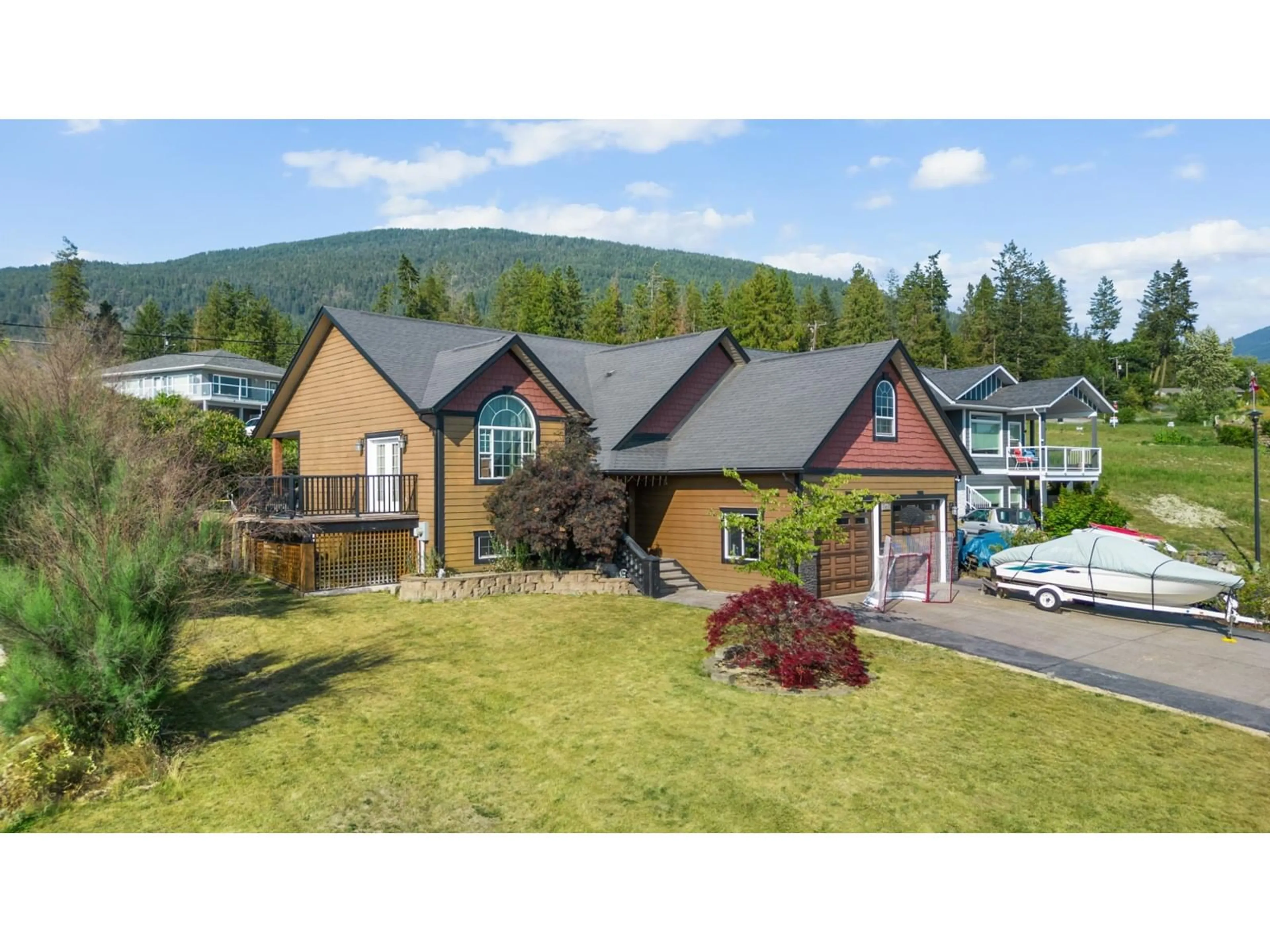 Frontside or backside of a home for 1028 PURCELL CRESCENT, Creston British Columbia V0B1G3