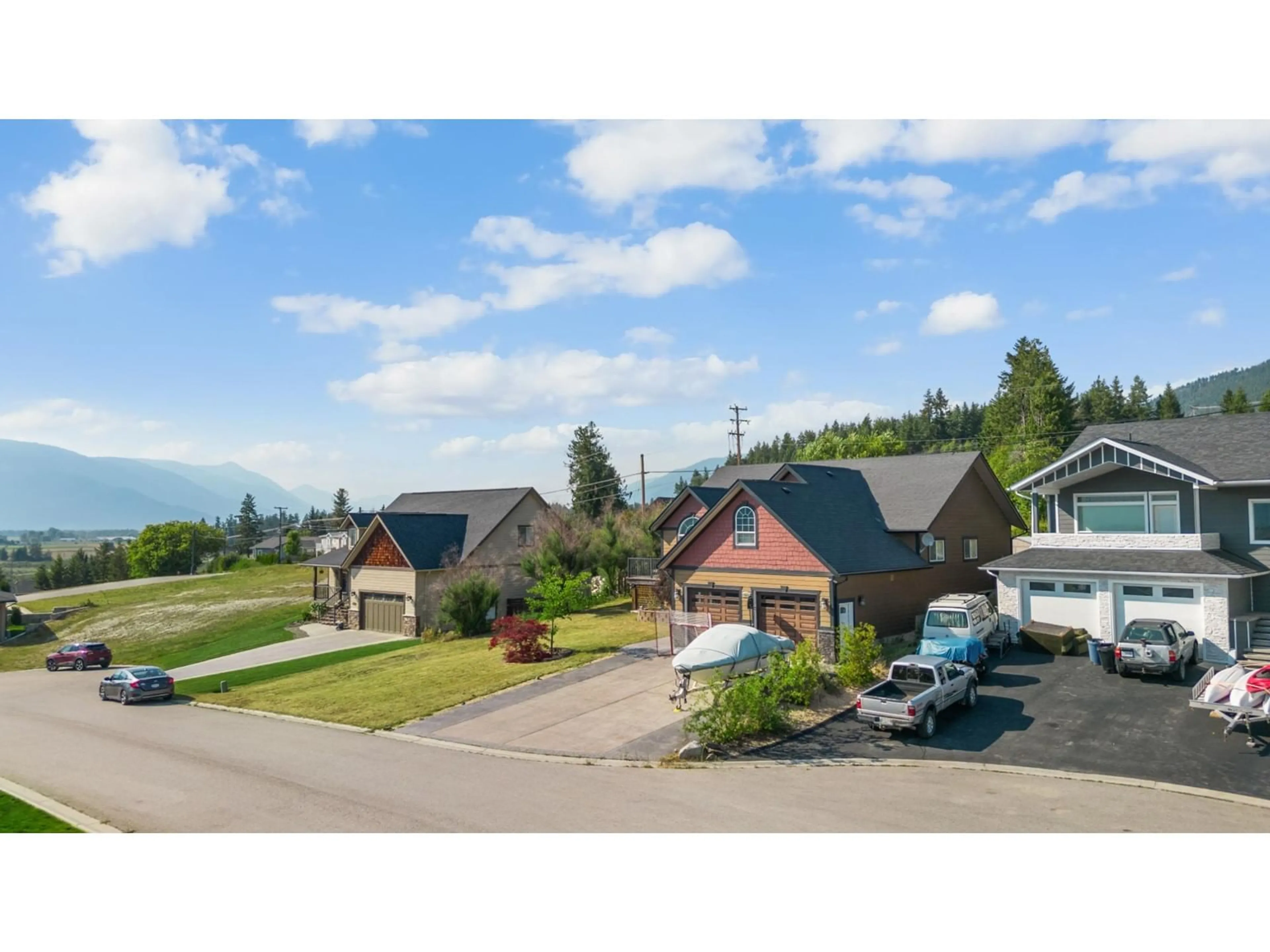 Frontside or backside of a home for 1028 PURCELL CRESCENT, Creston British Columbia V0B1G3