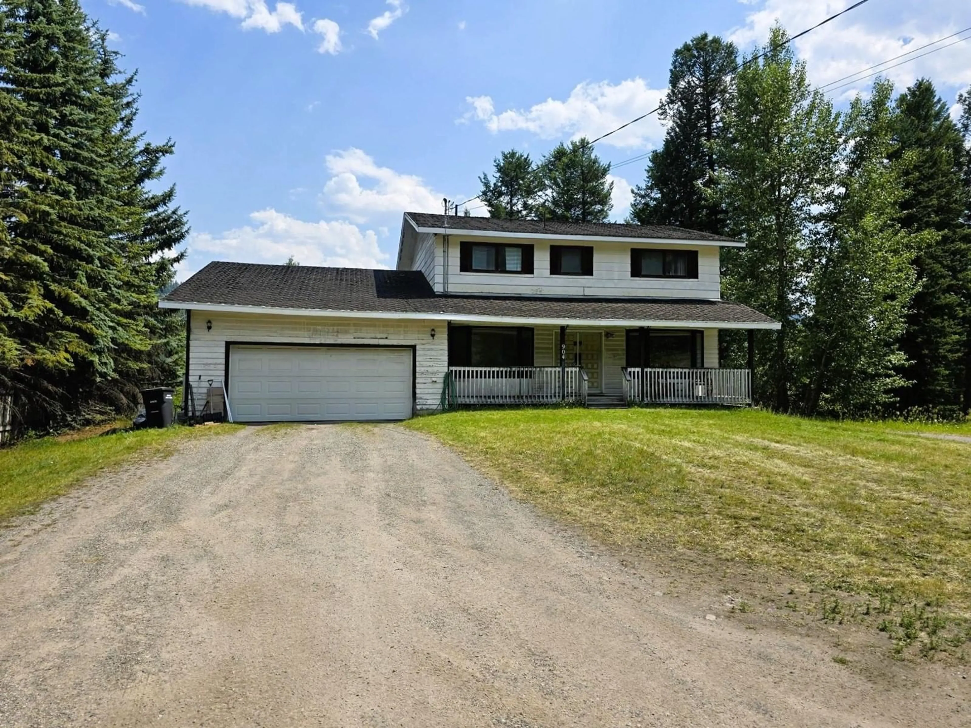 Frontside or backside of a home for 904 ALPINE WAY, Elkford British Columbia V0B1H0