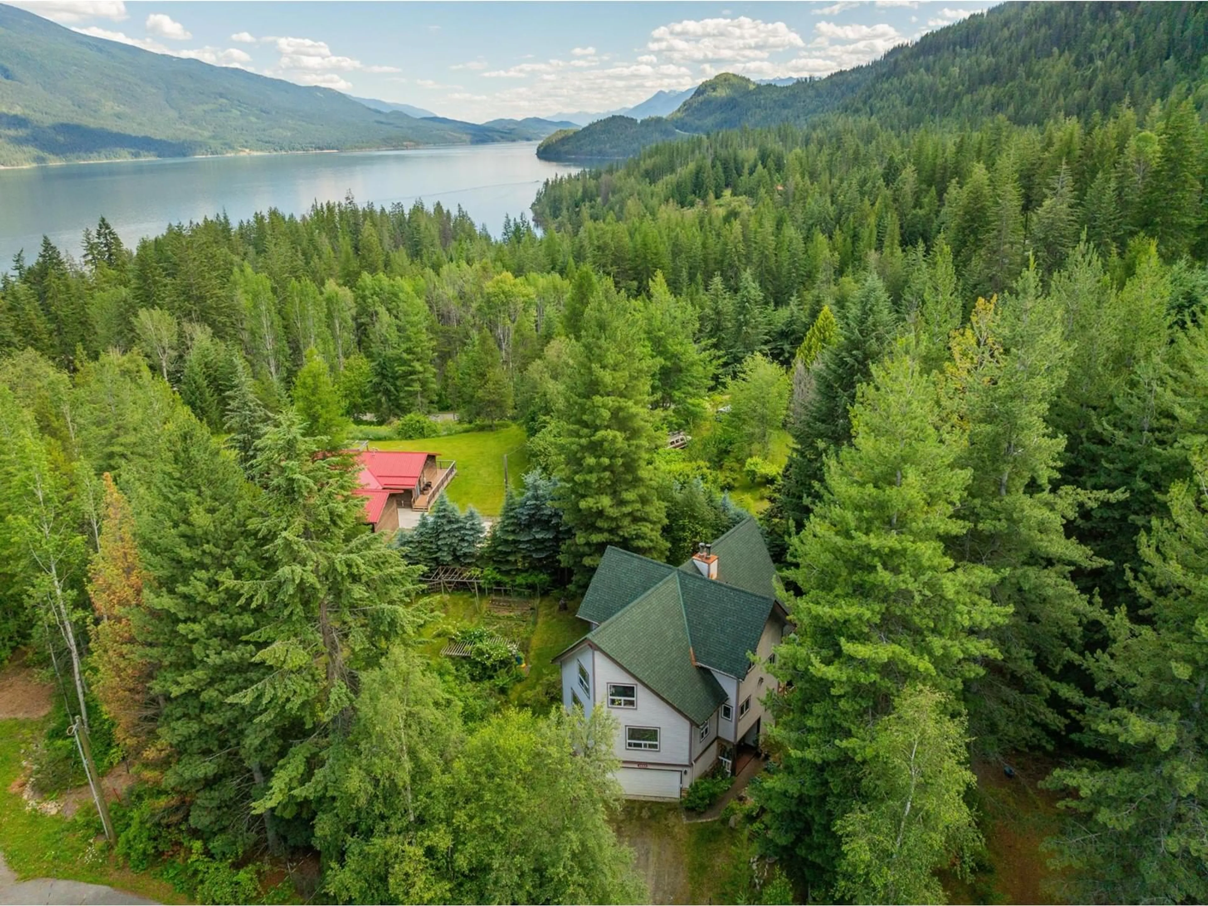 Cottage for 4826 FLETCHER CREEK FRONTAGE ROAD, Fletcher Creek British Columbia V0G1M0