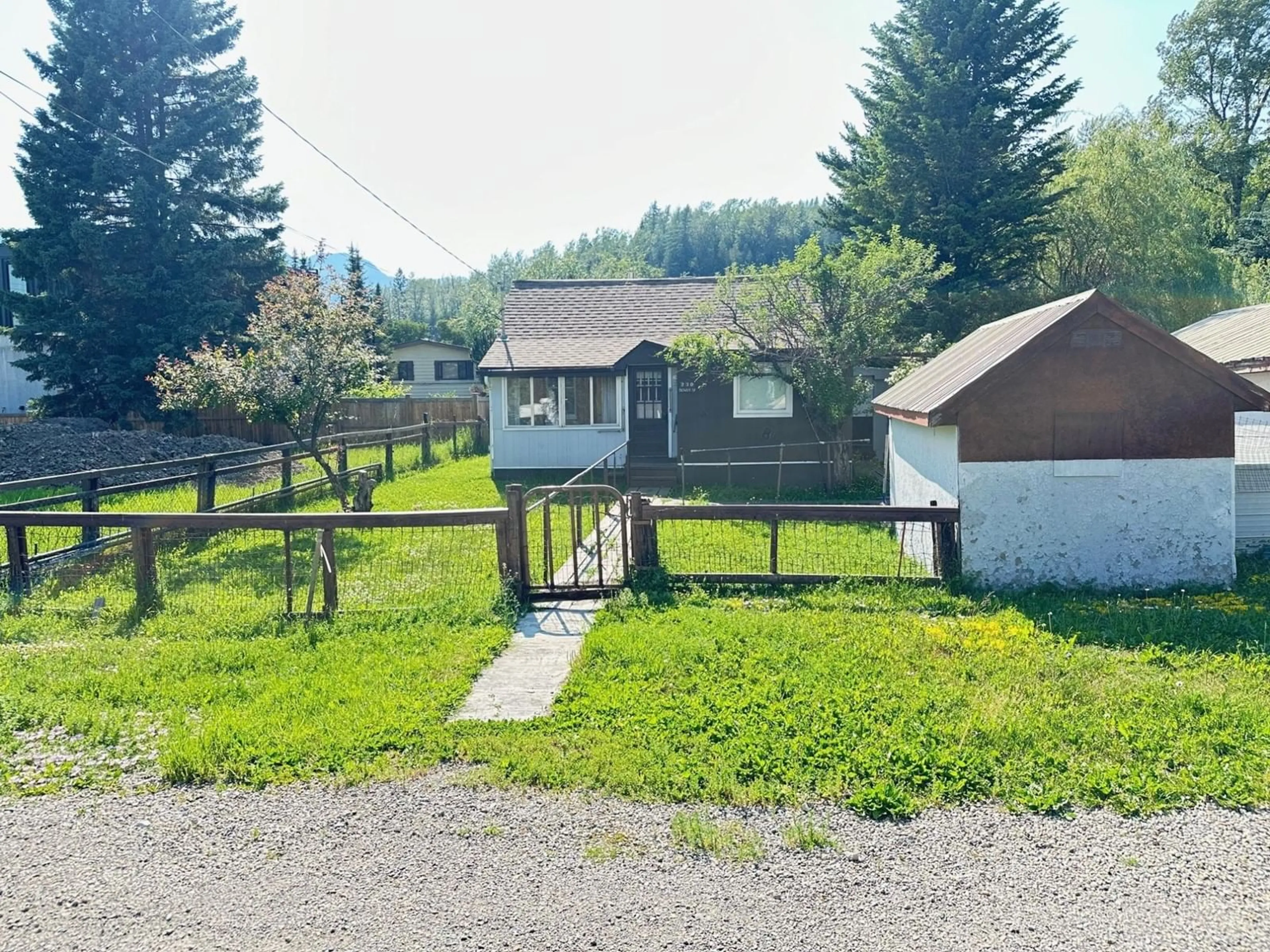 Fenced yard for 230 BEAVER STREET, Fernie British Columbia V0B1M1