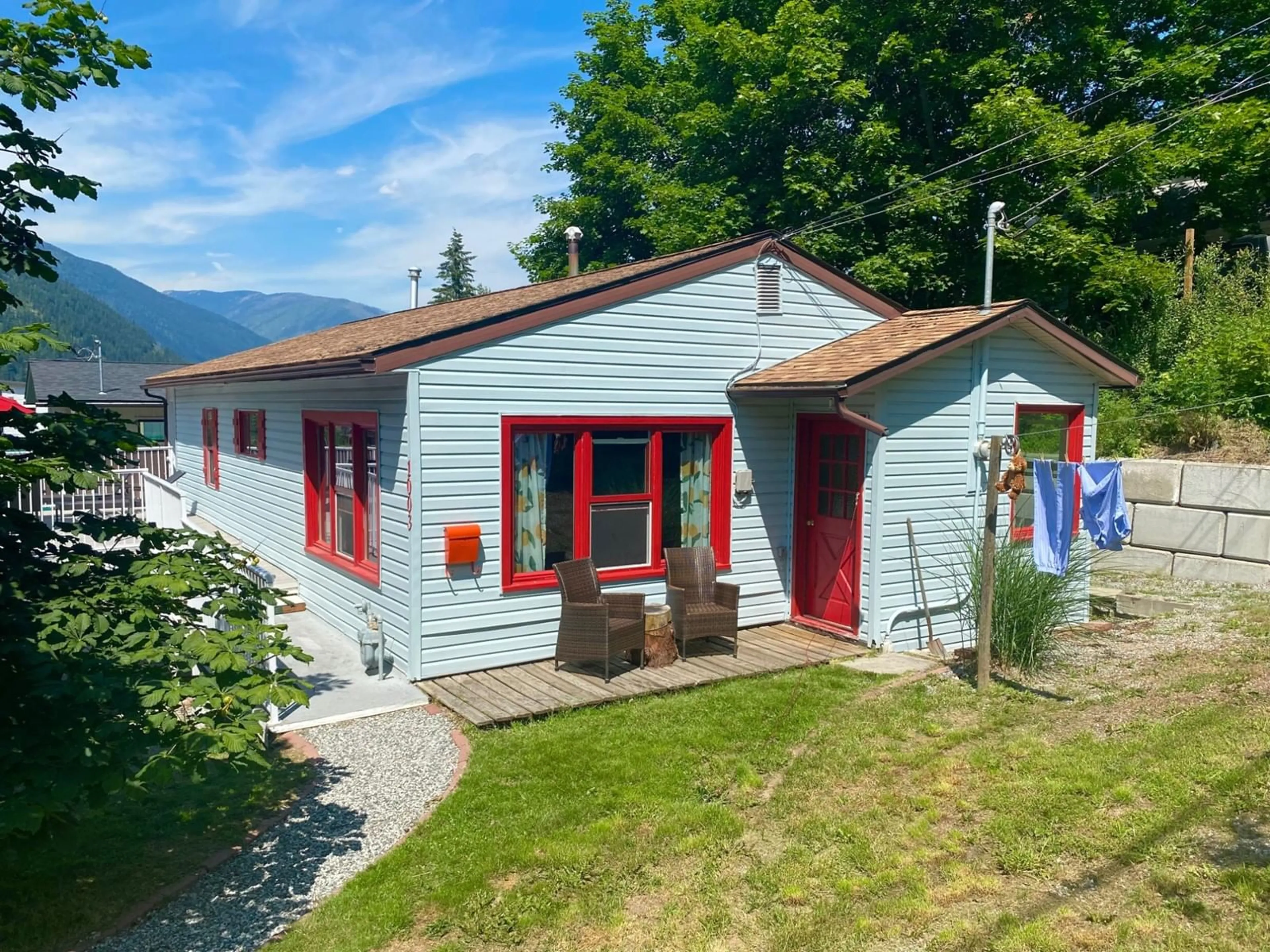 Cottage for 1003 GORDON STREET, Nelson British Columbia V1L3M2