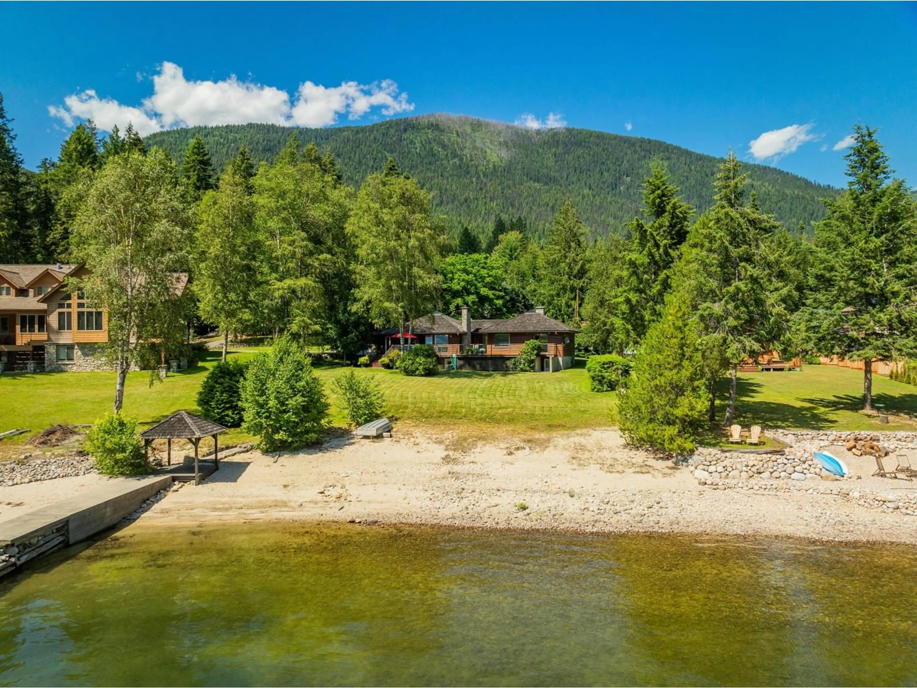 Cottage for 3918 MACGREGOR WEST RD, Nelson British Columbia V1L6M8