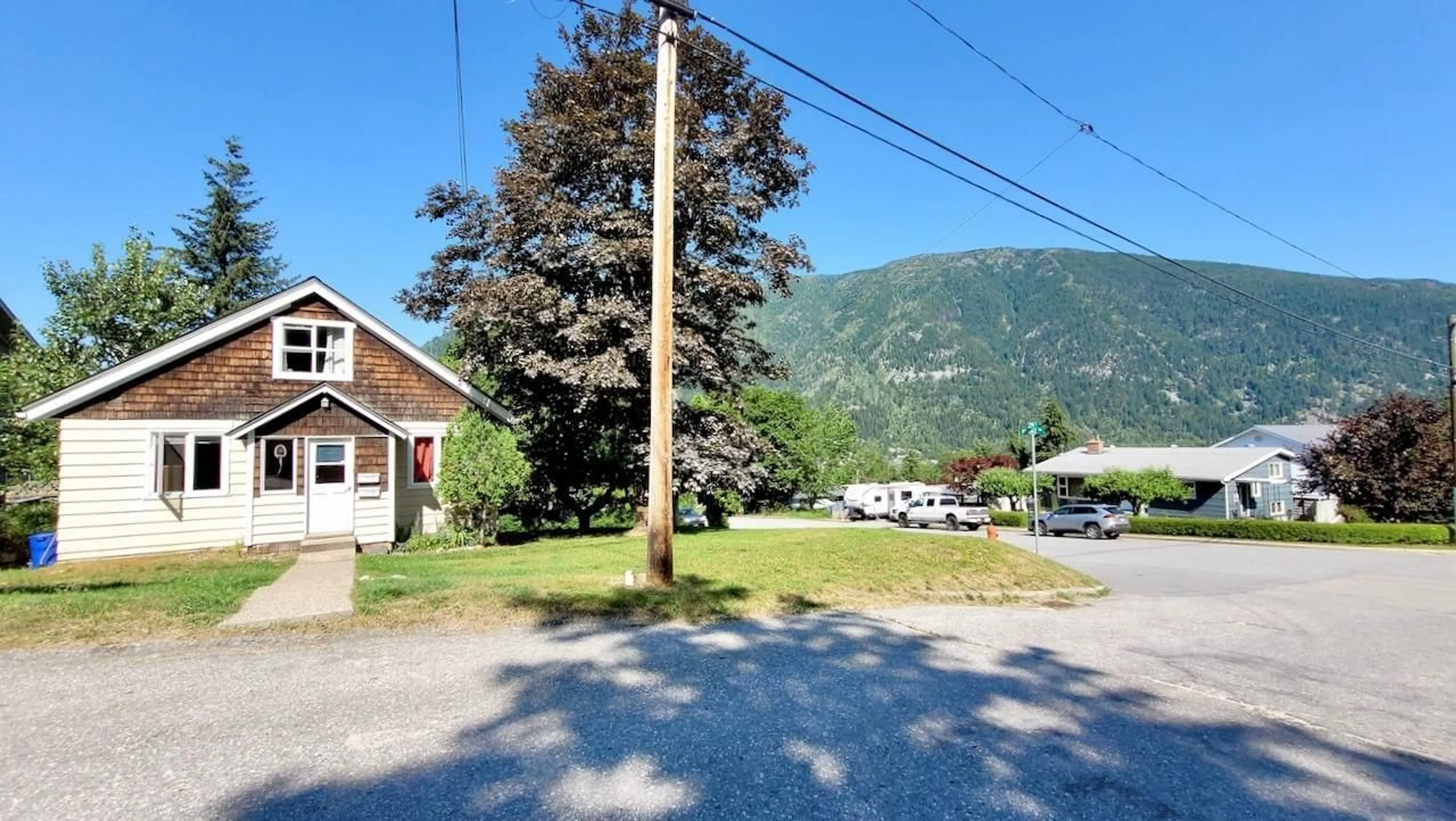 Street view for 723 TENTH STREET, Nelson British Columbia V1L3C5