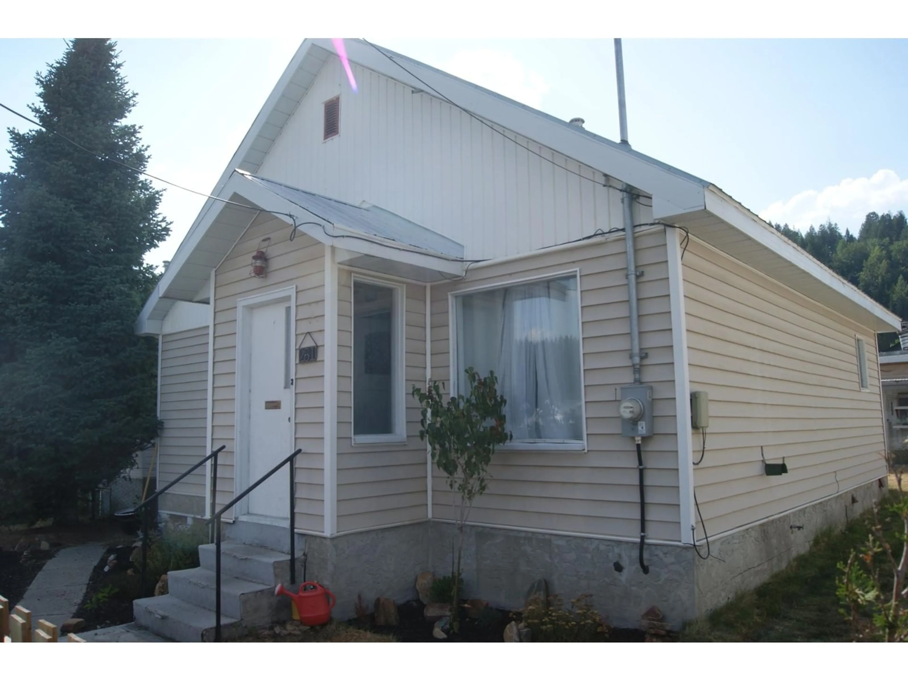 Outside view for 261 LINDSAY STREET, Kimberley British Columbia V1A1L4