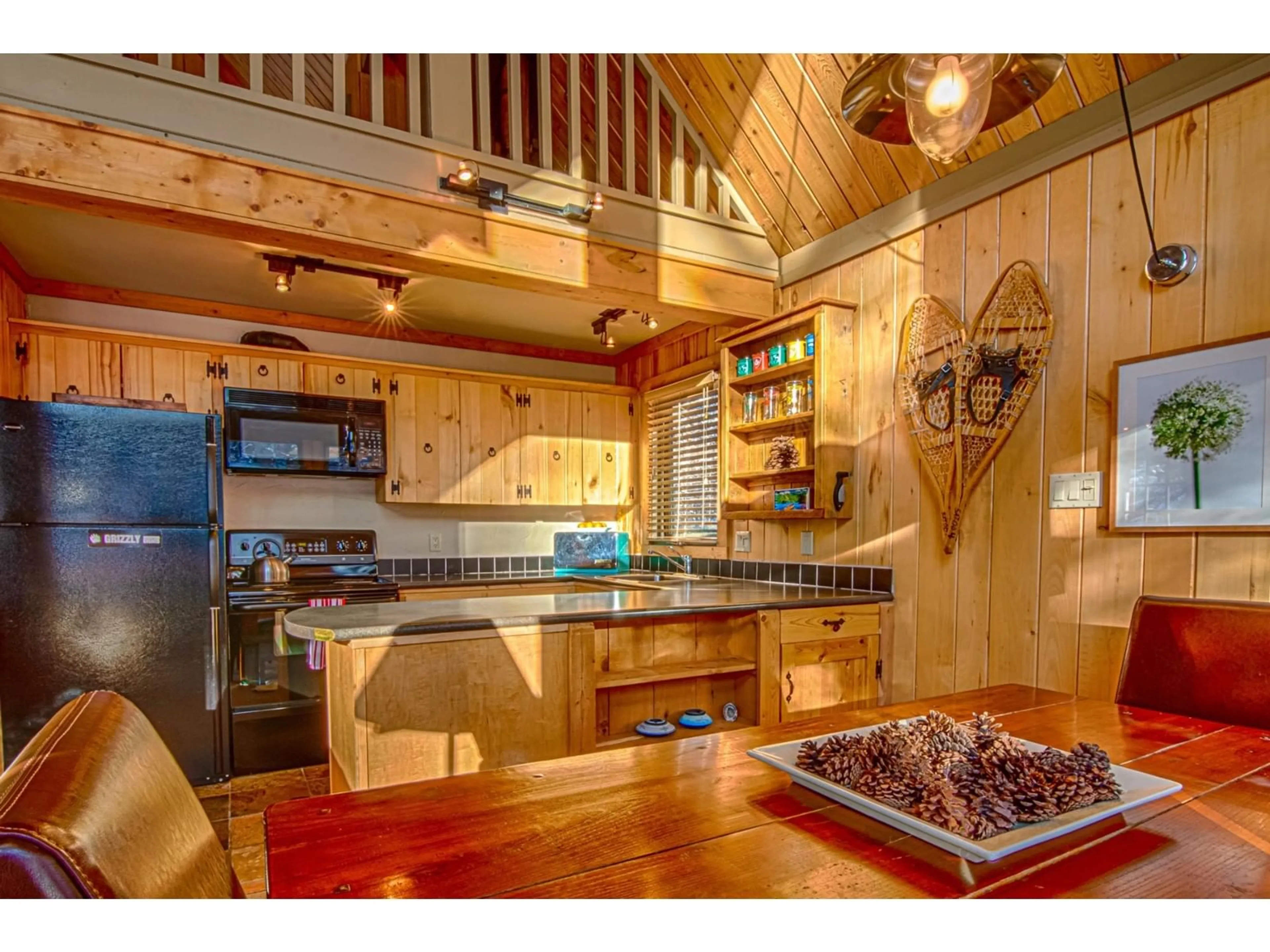 Rustic kitchen, wood floors, cottage for 2122 PANORAMA Drive, Panorama British Columbia V0A1T0