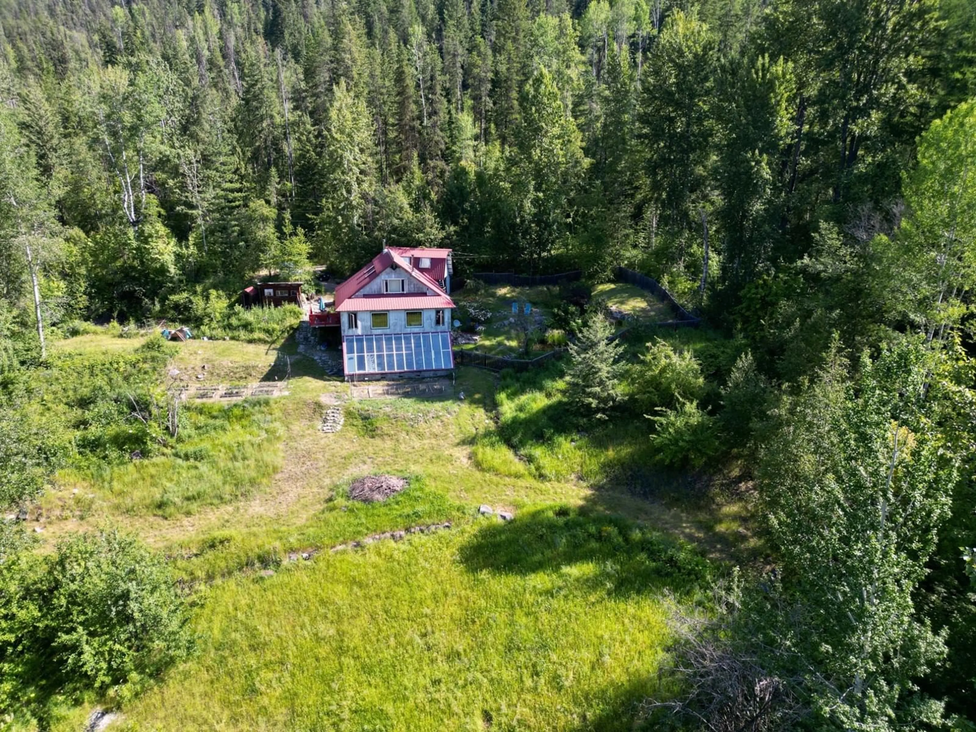 Cottage for 395 BOVEN ROAD, Nelson British Columbia V1L6J1