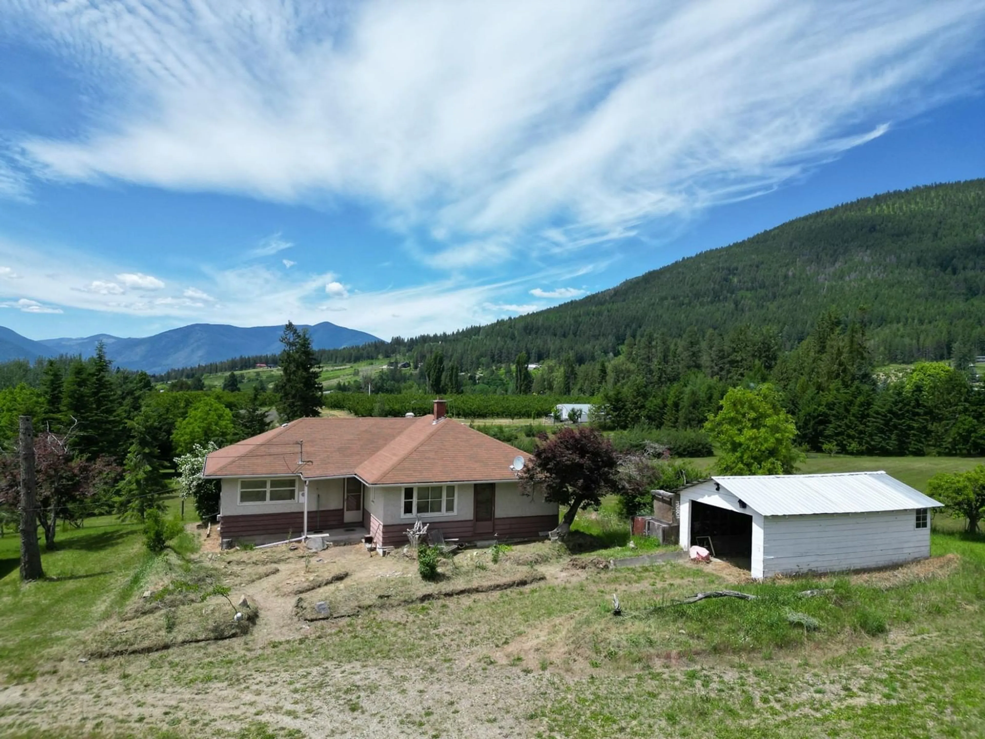 Frontside or backside of a home, cottage for 217 36TH  N Avenue, Creston British Columbia V0B1G1