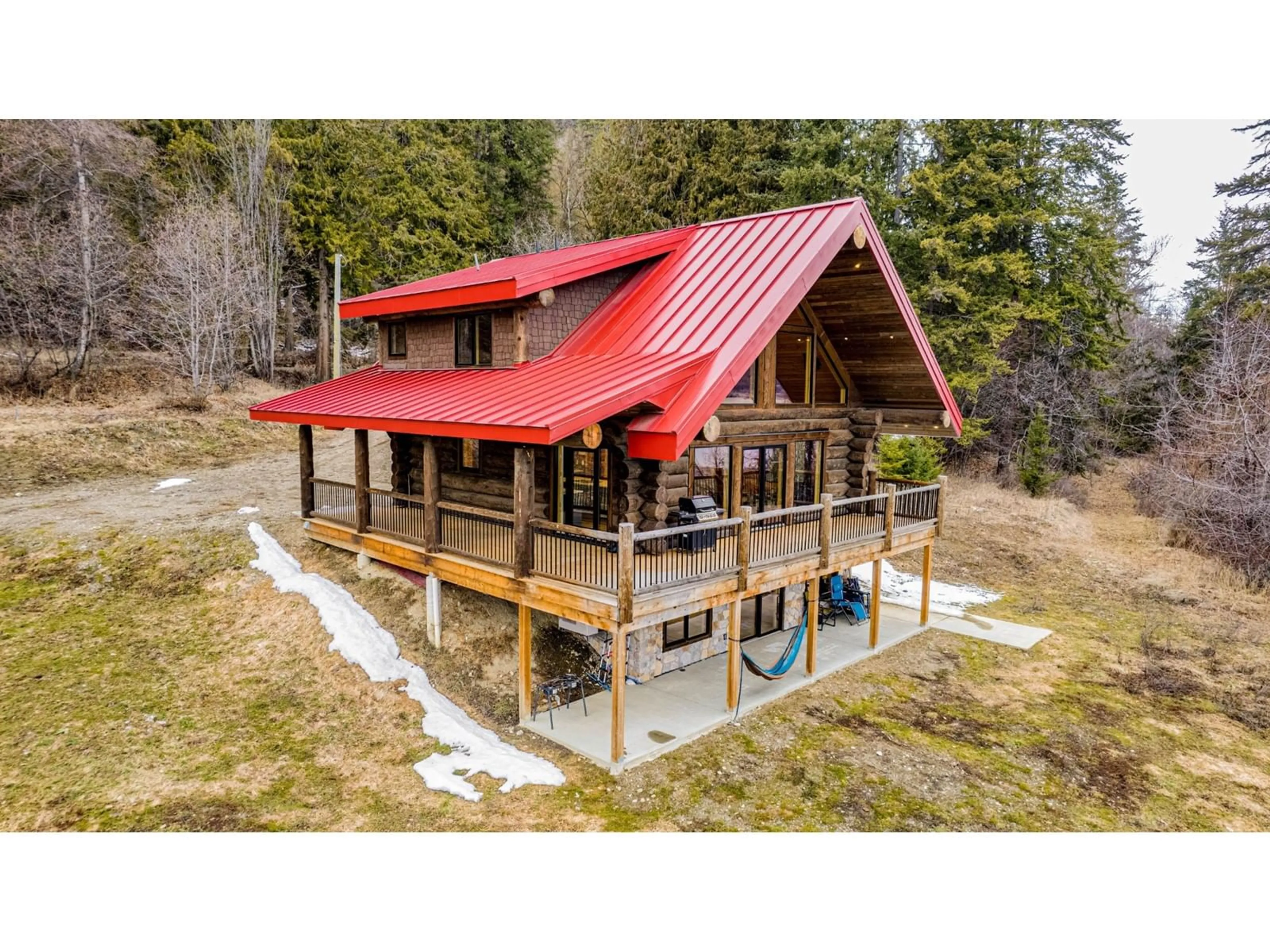 Cottage for 682 LOWER INONOAKLIN RD, Edgewood British Columbia V0G1J0