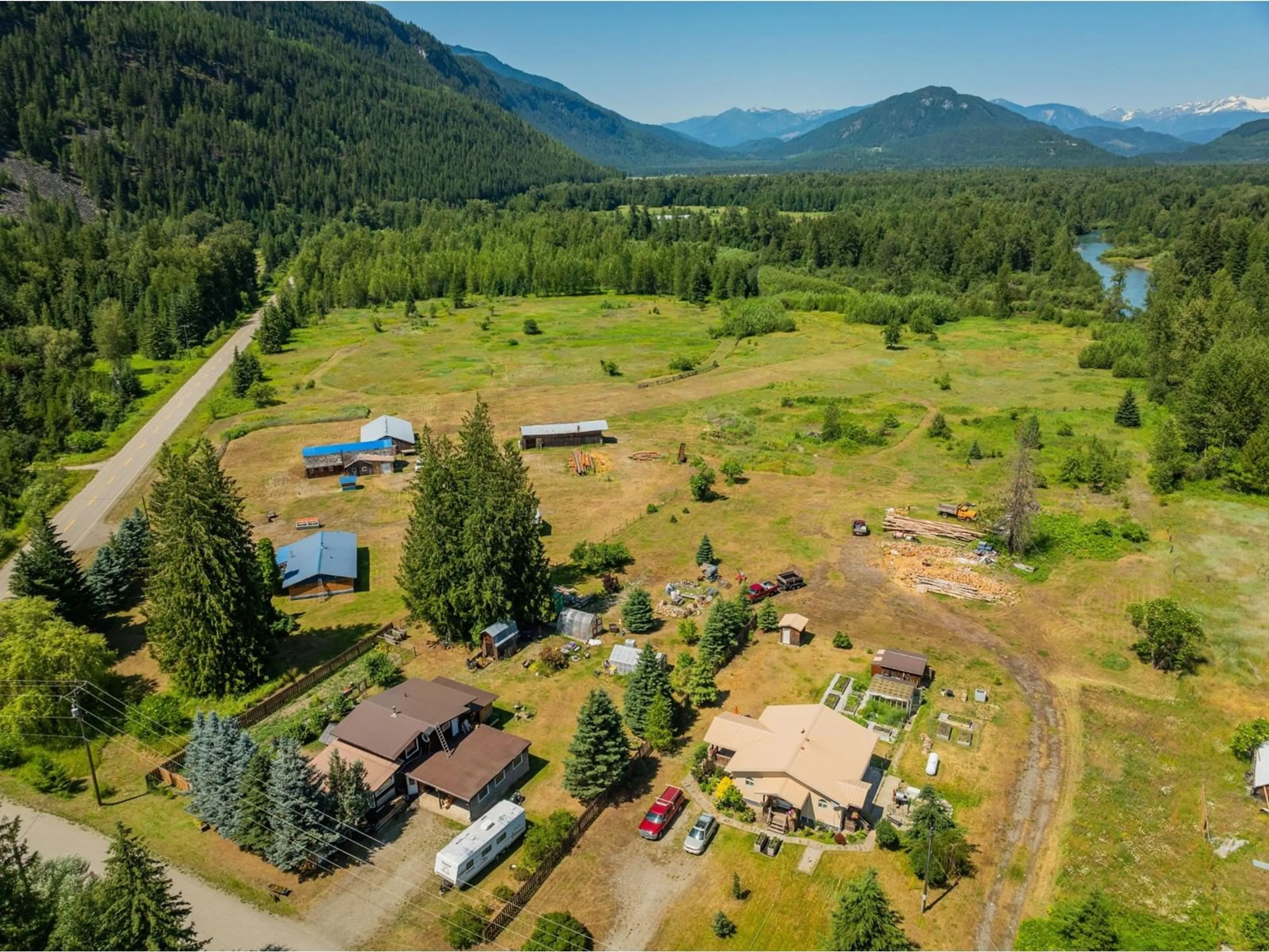 Fenced yard for 104 MCLAUCHLIN RD, Cooper Creek British Columbia V0G1N0