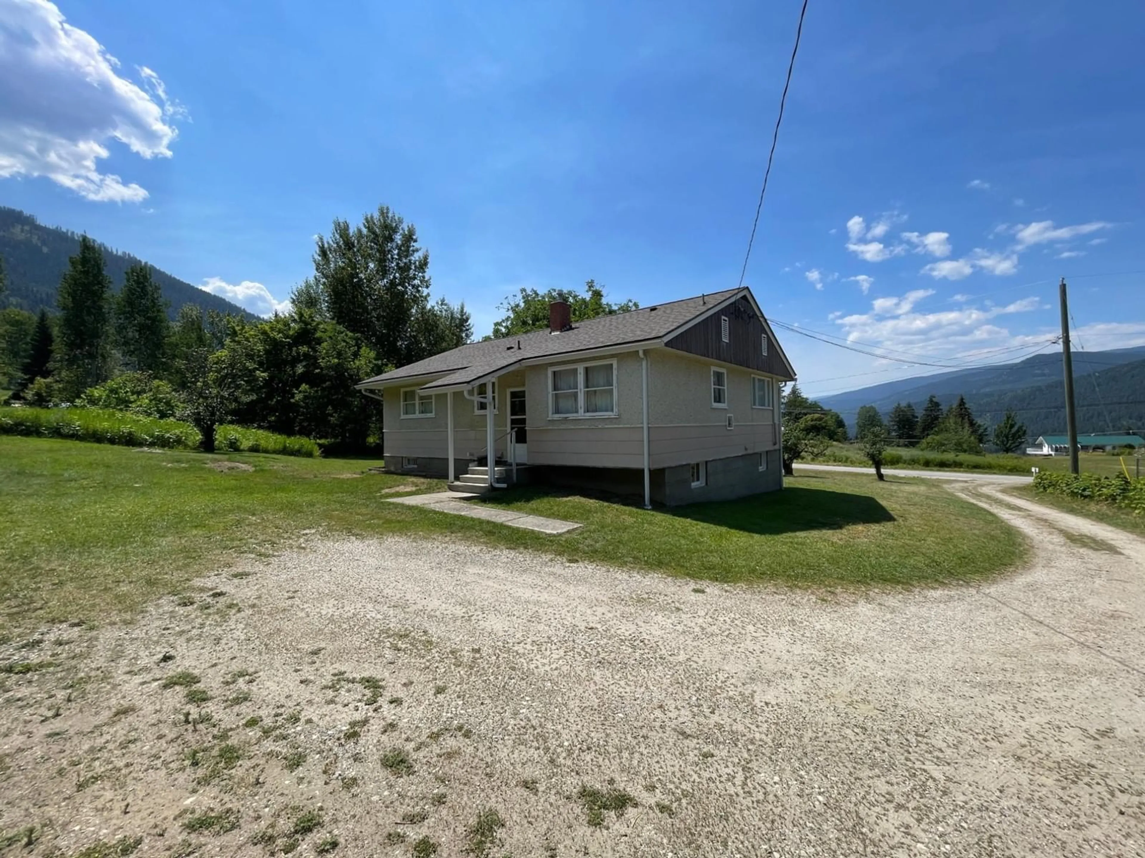 Frontside or backside of a home, cottage for 2705 BLEWETT Road, Nelson British Columbia V1L6V4