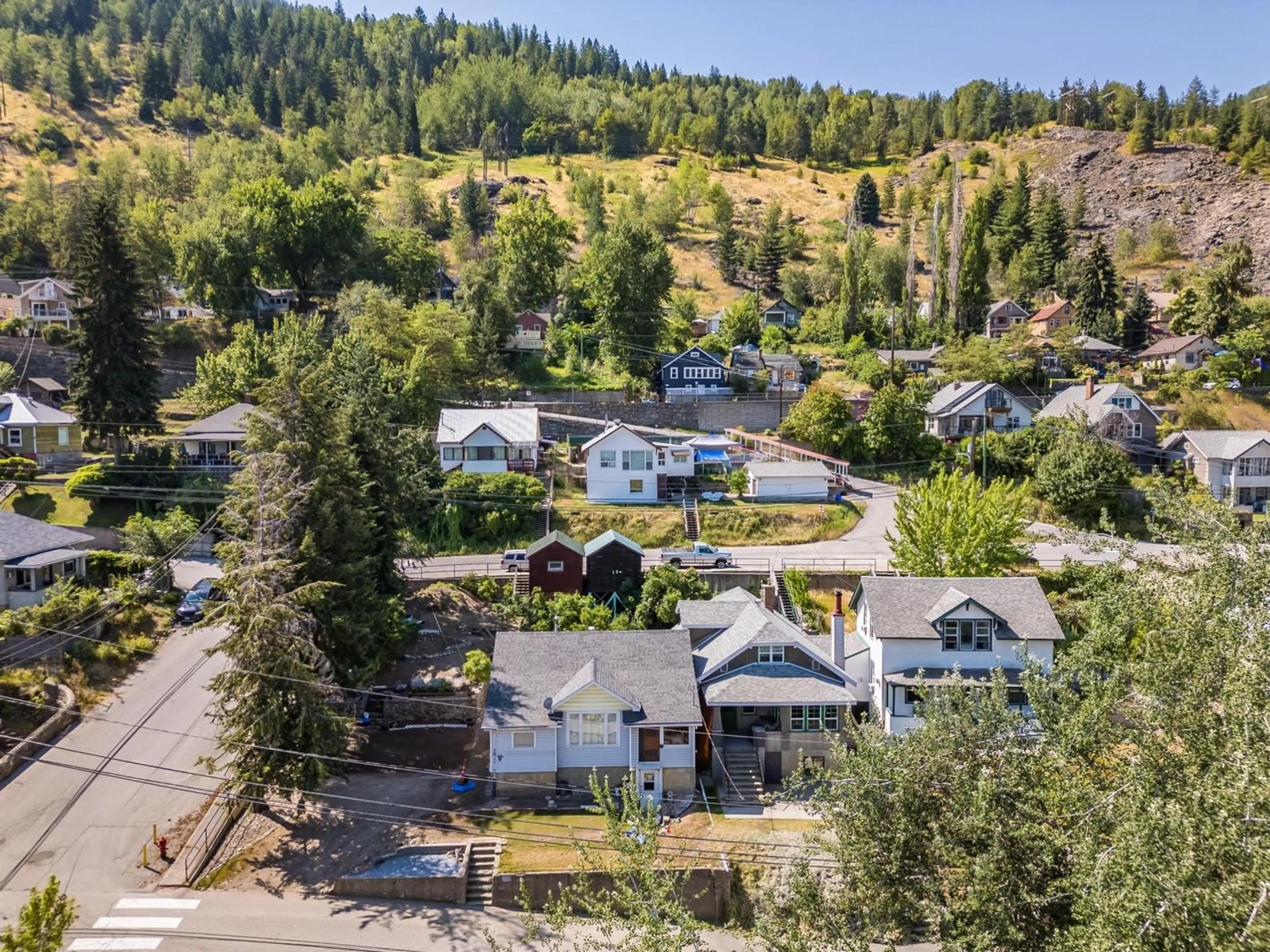 A pic from exterior of the house or condo, the street view for 1880 OAK Street, Trail British Columbia V1N3Z6