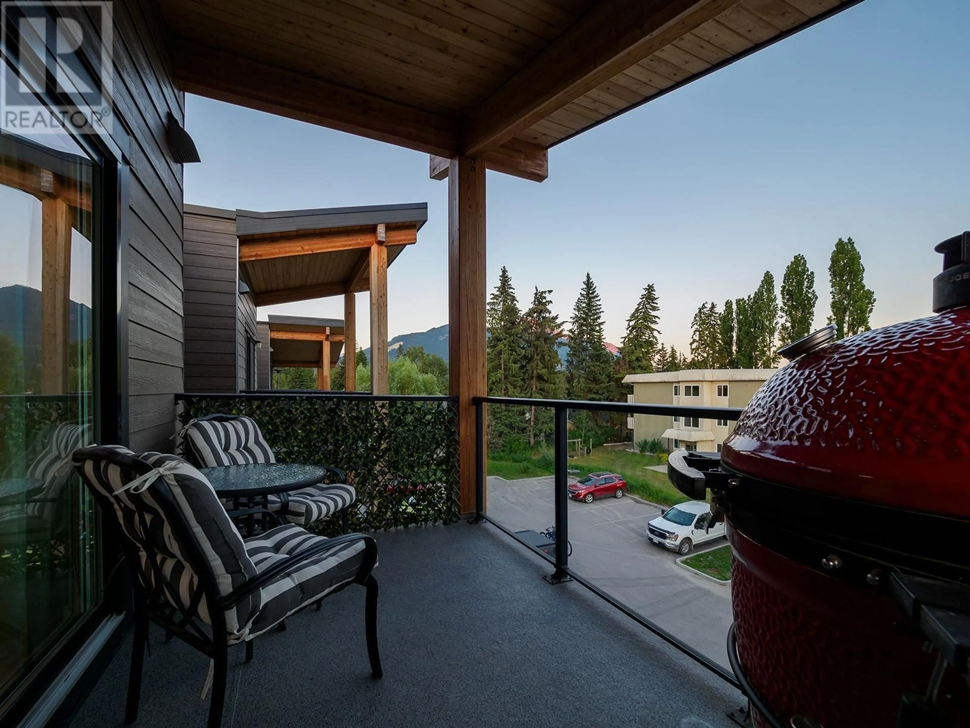 Patio, the fenced backyard for 410 5TH  S Avenue Unit# 1302, Golden British Columbia V0A1H3