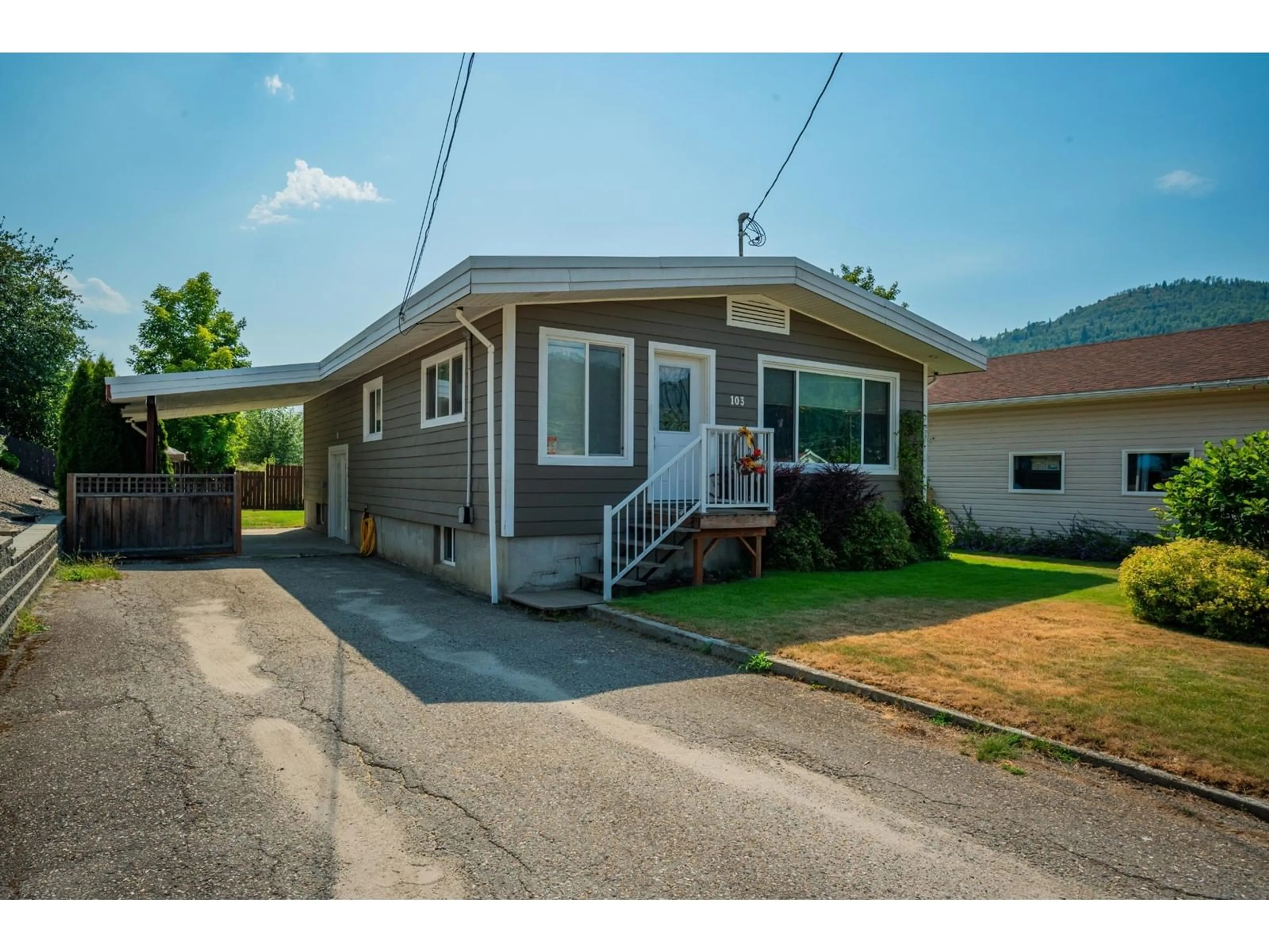 A pic from exterior of the house or condo for 103 JOHNSON ROAD, Fruitvale British Columbia V0G1L0