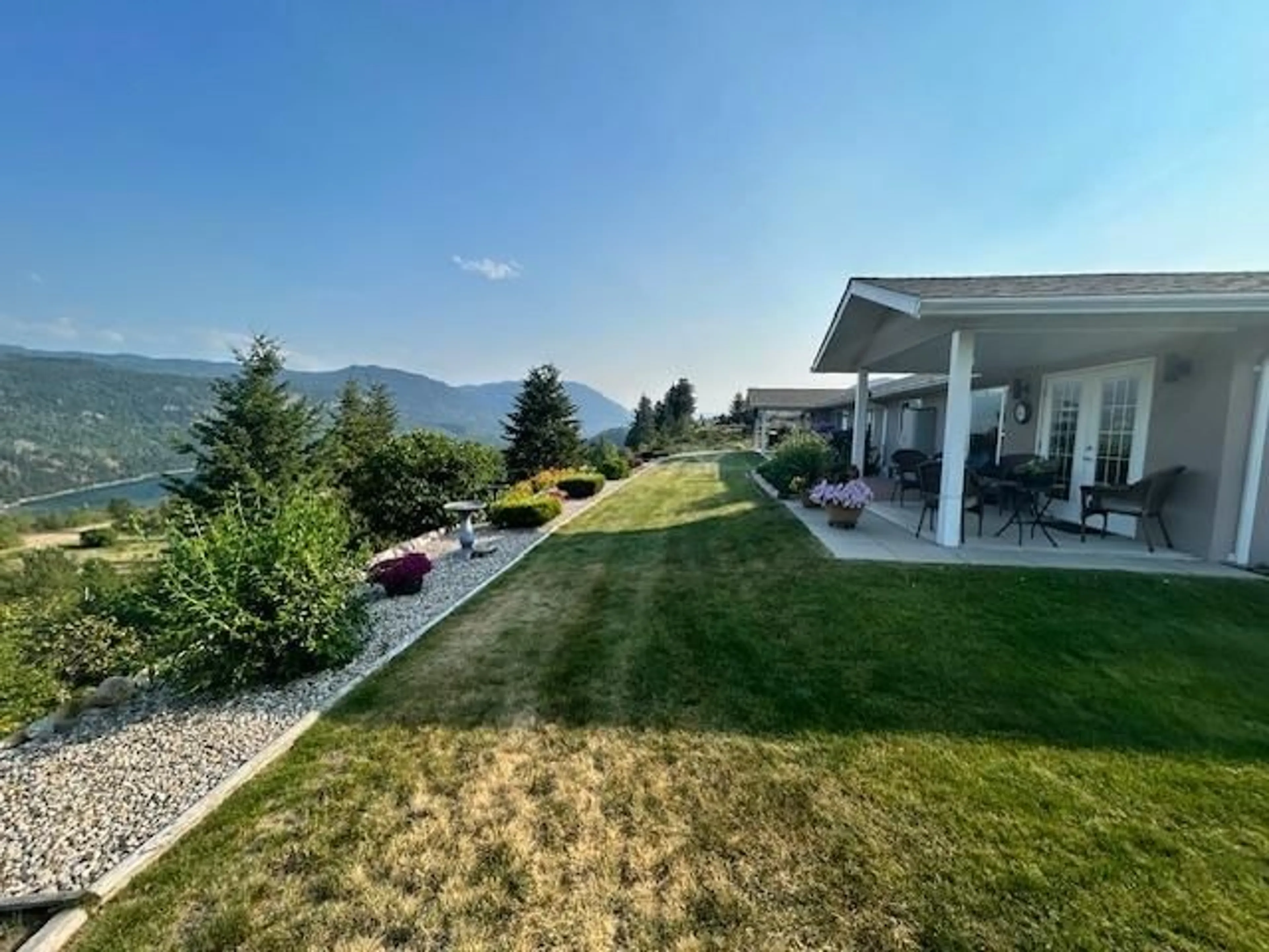 Outside view for 111 - 4200 GRANDVIEW DRIVE, Castlegar British Columbia V1N4X6