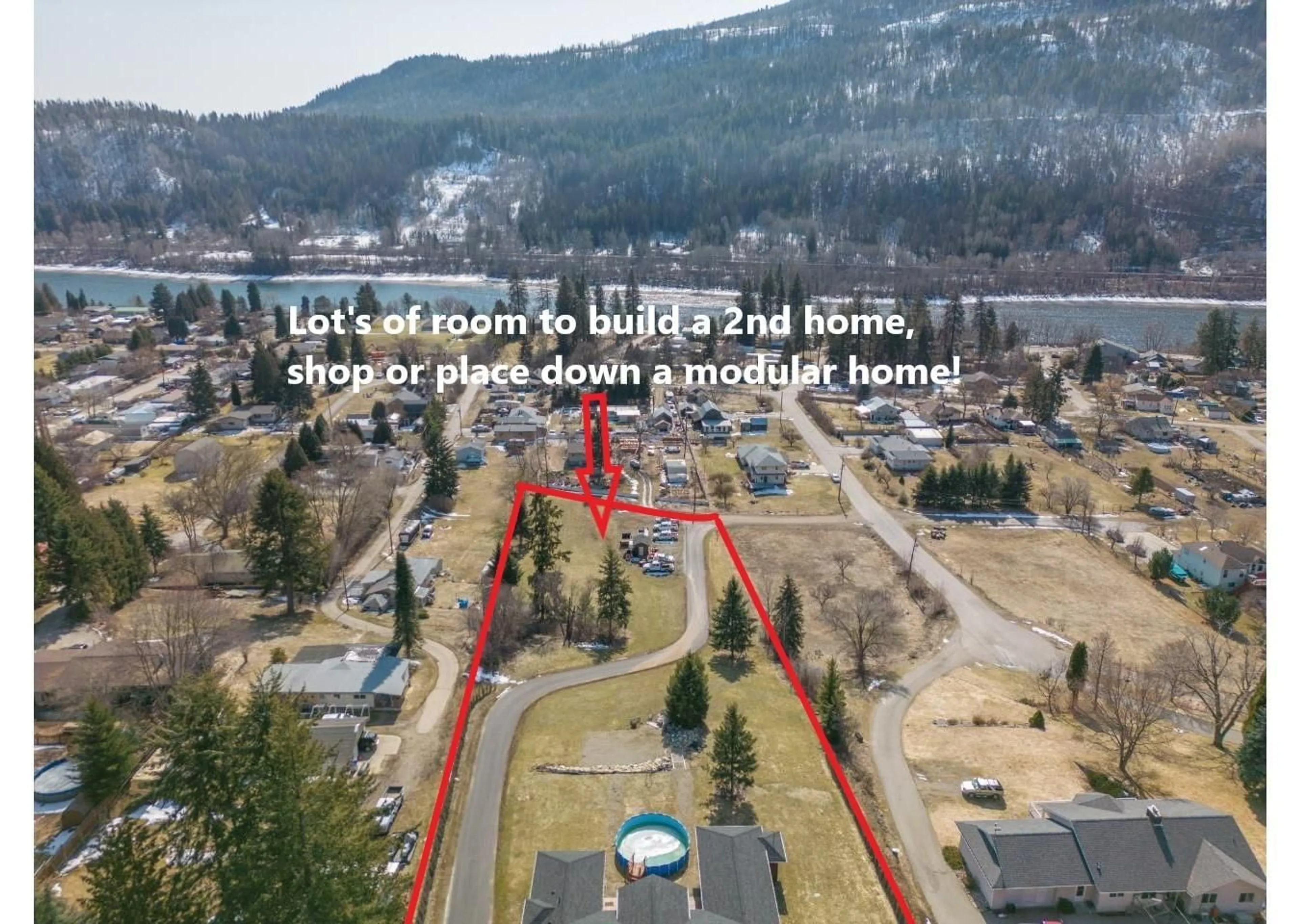 Frontside or backside of a home for 2977 UPPER LEVELS ROAD, Castlegar British Columbia V0G1X0