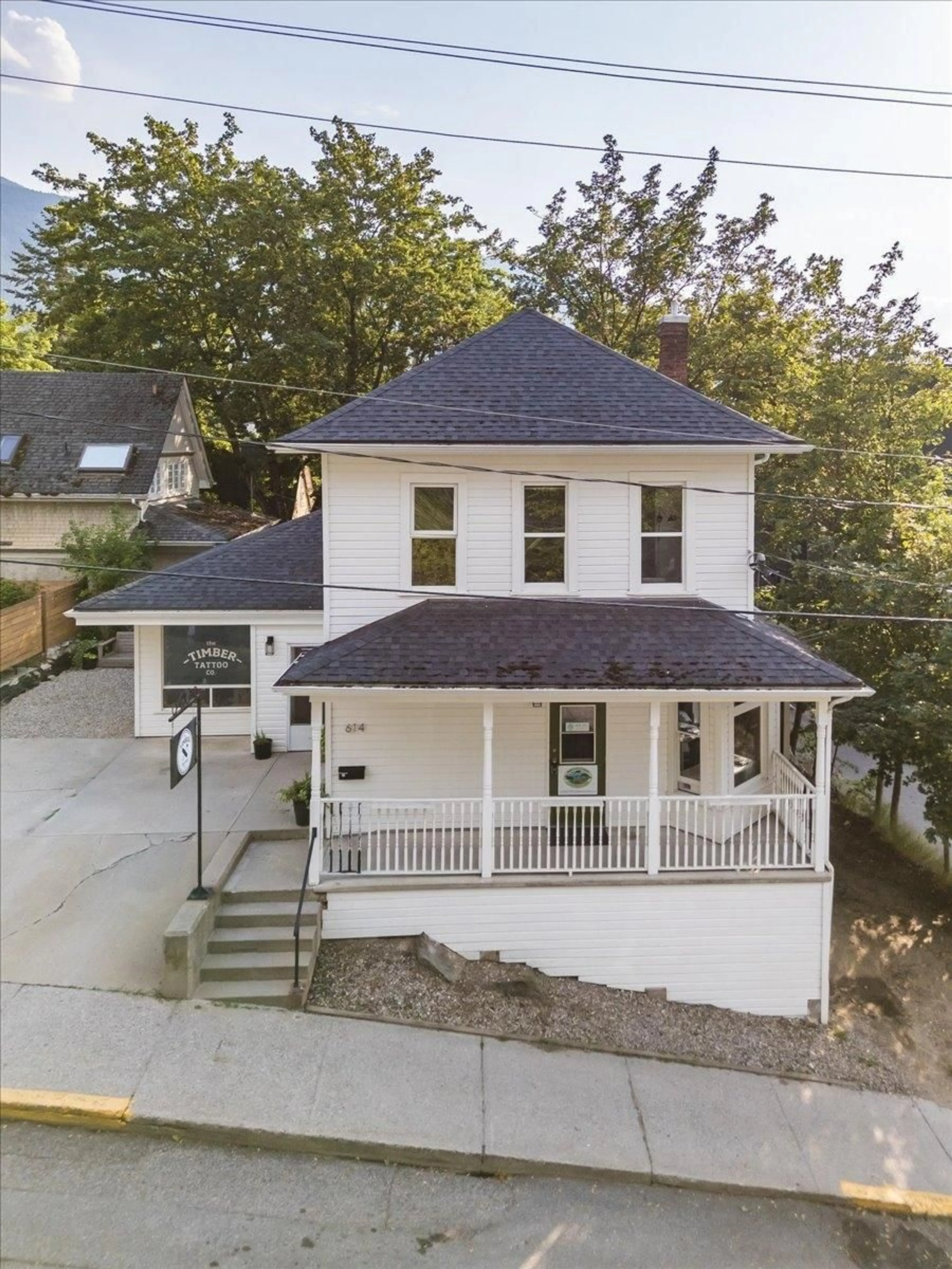 Frontside or backside of a home for 614 JOSEPHINE STREET, Nelson British Columbia V1L1W7